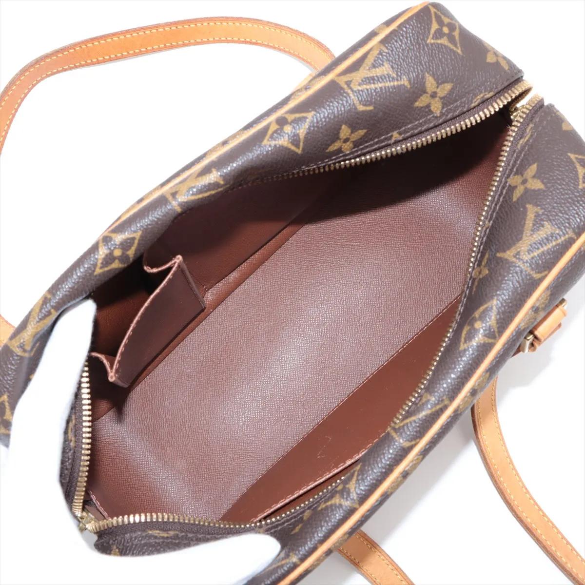 *Louis Vuitton Monogram Cite MM en vente 6