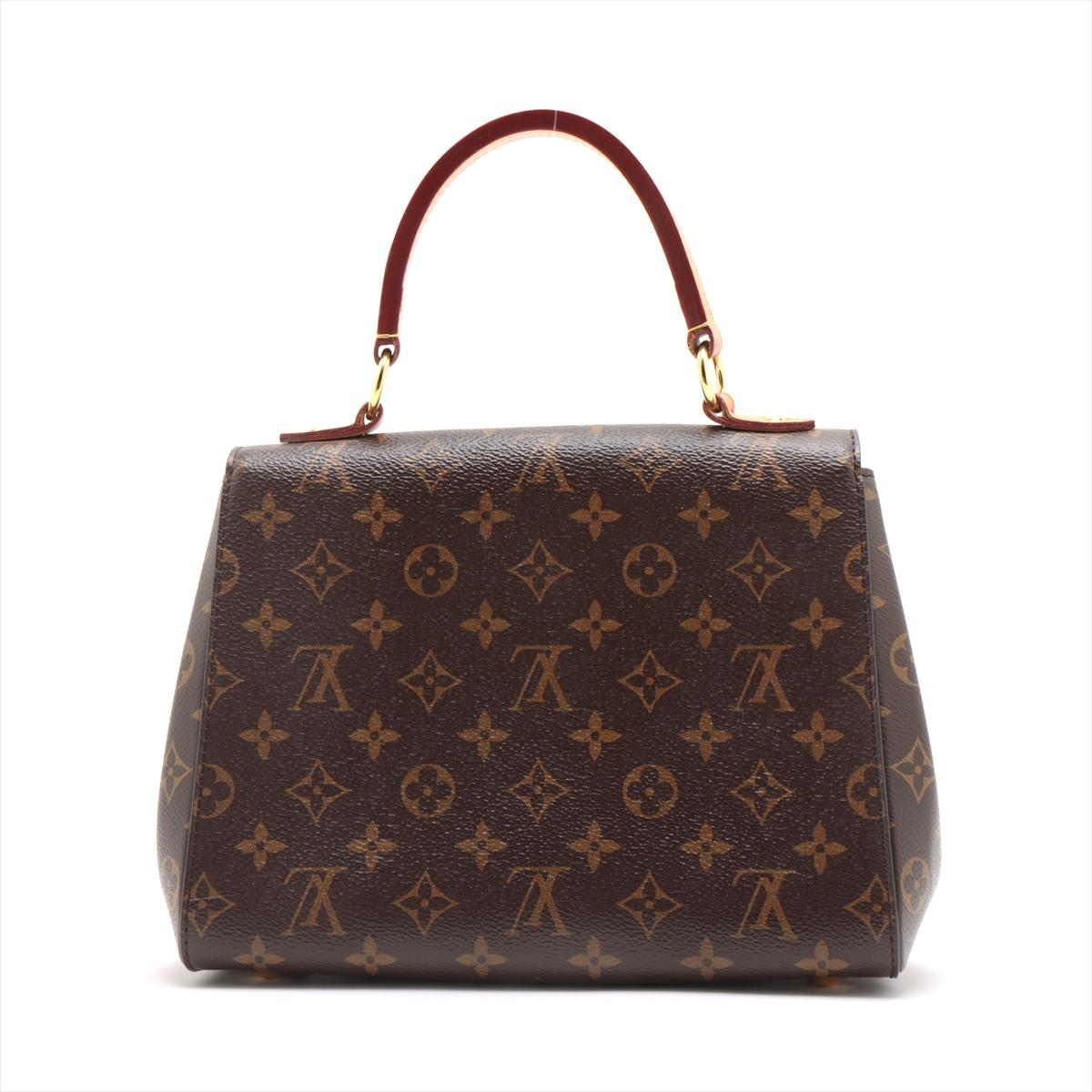 Louis Vuitton Monogram Cluny BB In Good Condition For Sale In Indianapolis, IN
