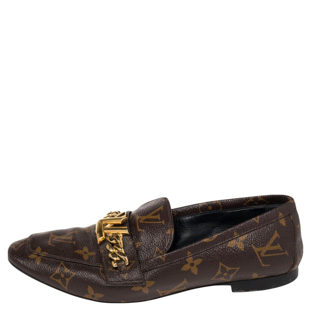 These Upper Case loafers crafted by Louis Vuitton display incredible skill and signature elements that evoke a sense of timeless elegance. They are designed with an easy structure that provide your feet with immense comfort. The Monogram coated
