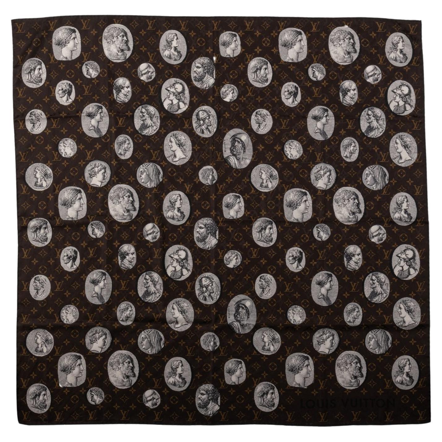 Louis Vuitton Black Towel - 3 For Sale on 1stDibs