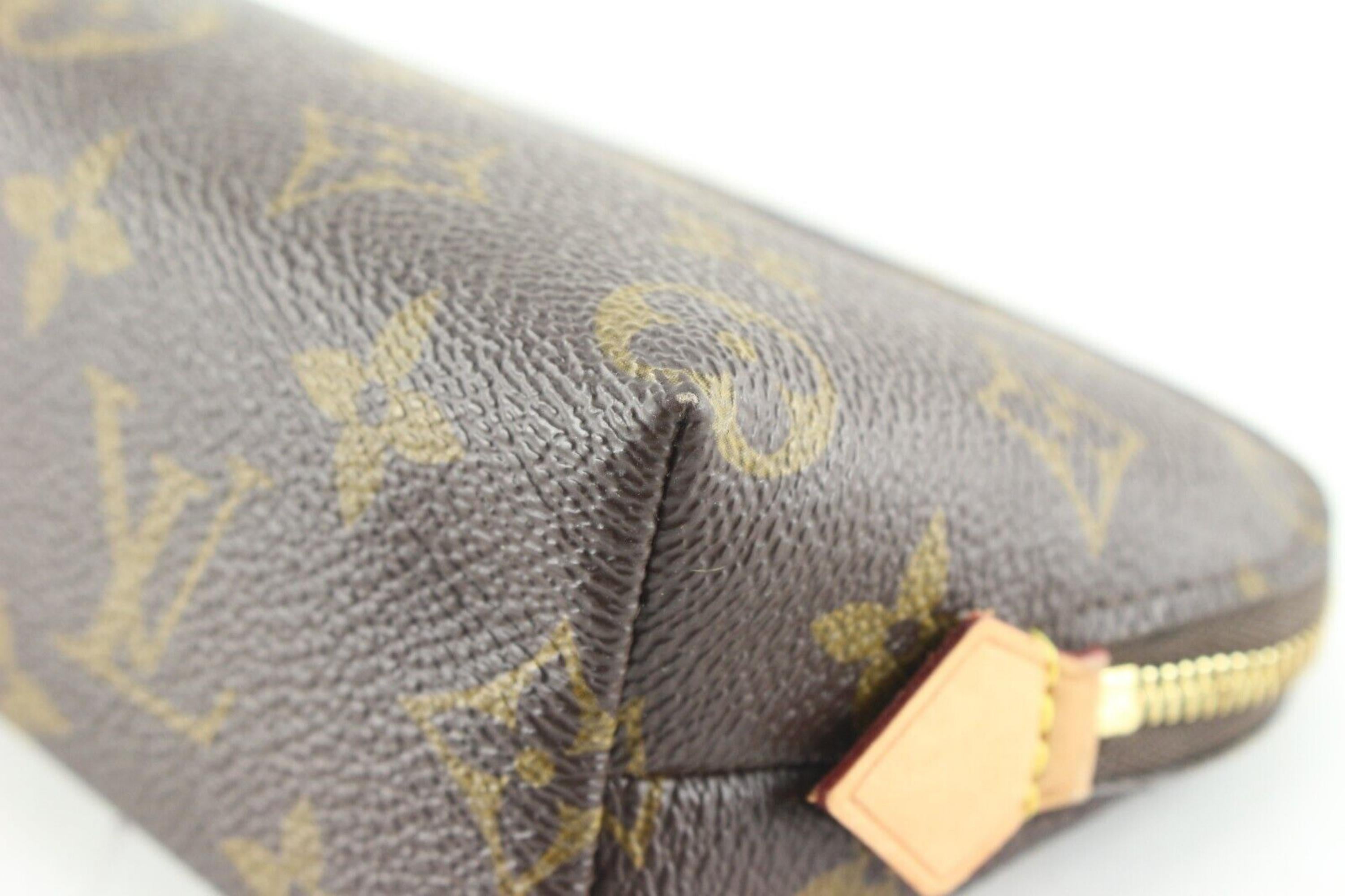 Louis Vuitton Monogram Cosmetic Pouch PM 1LV0509 For Sale 3