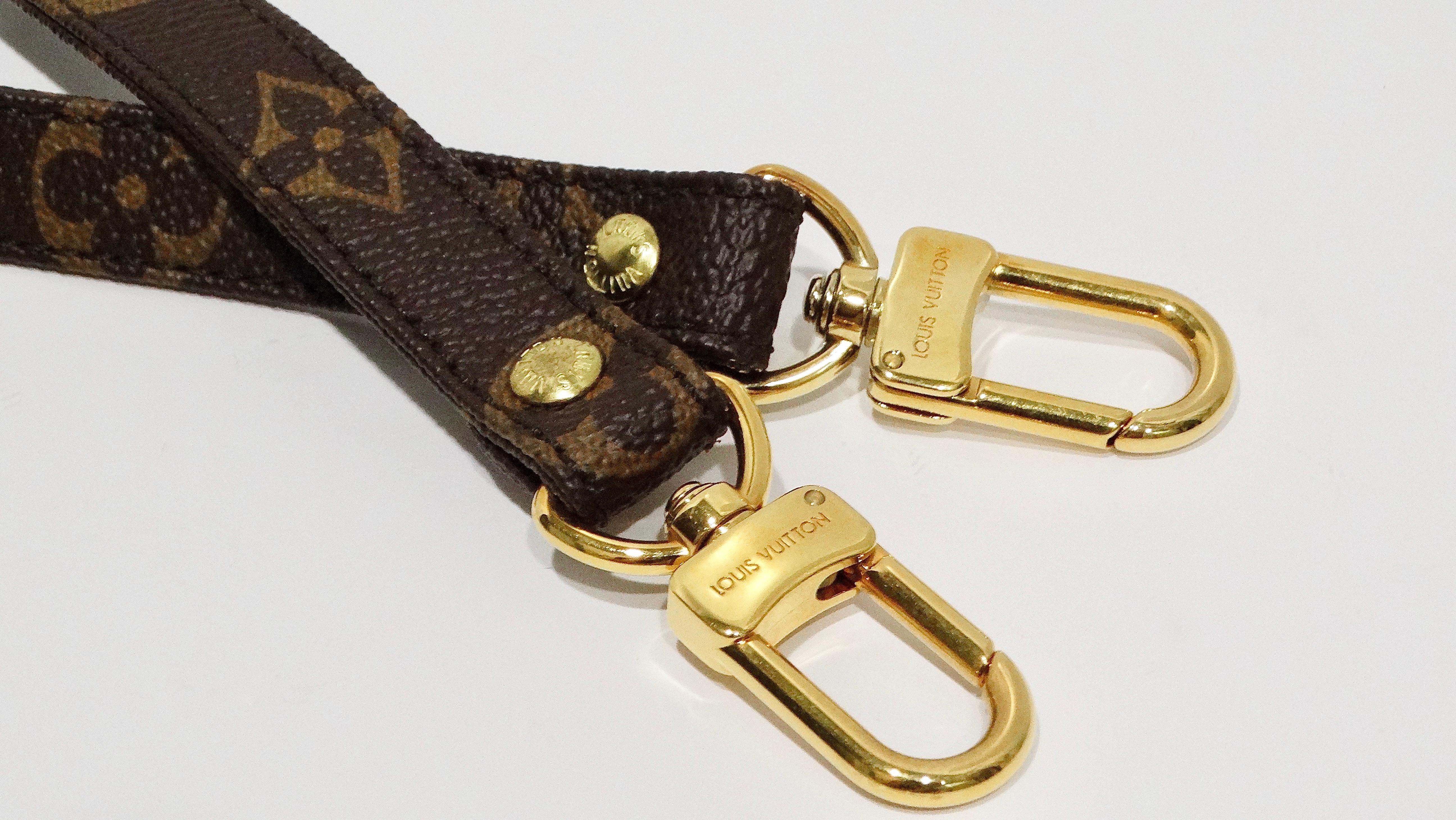Louis Vuitton Monogram Crossbody Borsa in pelle con tracolla in vendita 1