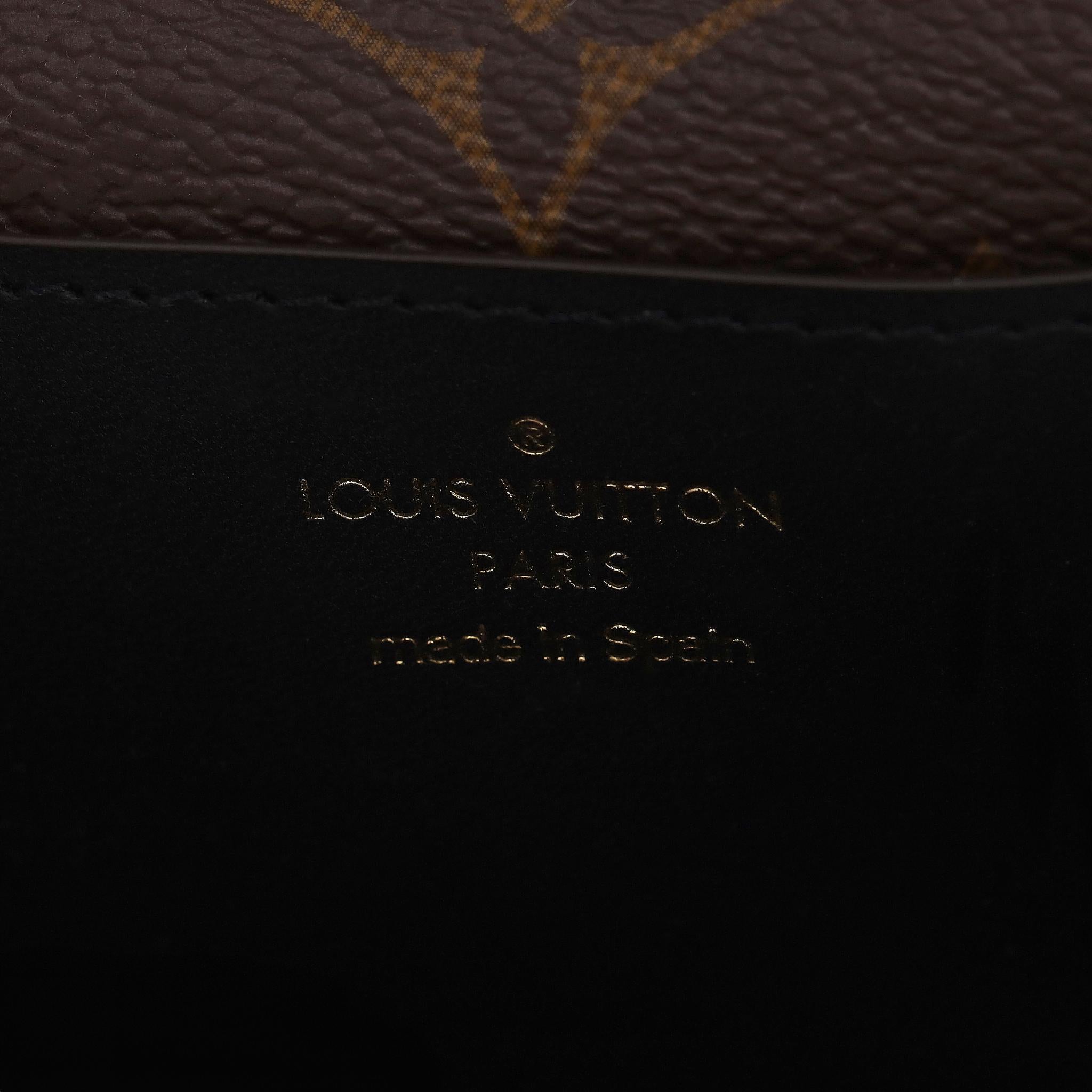 Louis Vuitton Monogram Daily Multi Pocket Belt Bag en vente 4