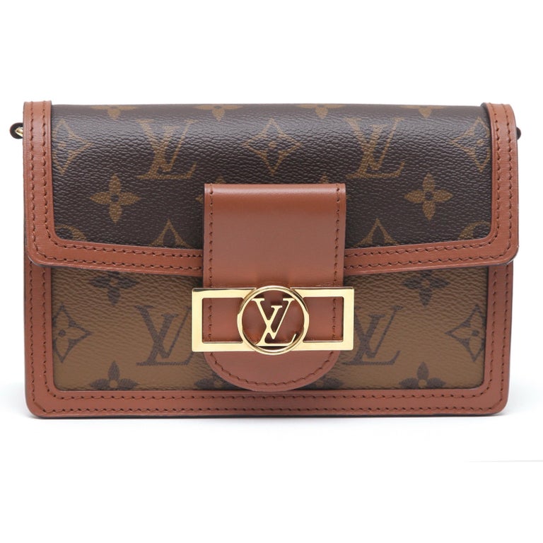 LOUIS VUITTON Monogram DAUPHINE CHAIN Wallet Bag Canvas Leather Chain Gold  HW For Sale at 1stDibs