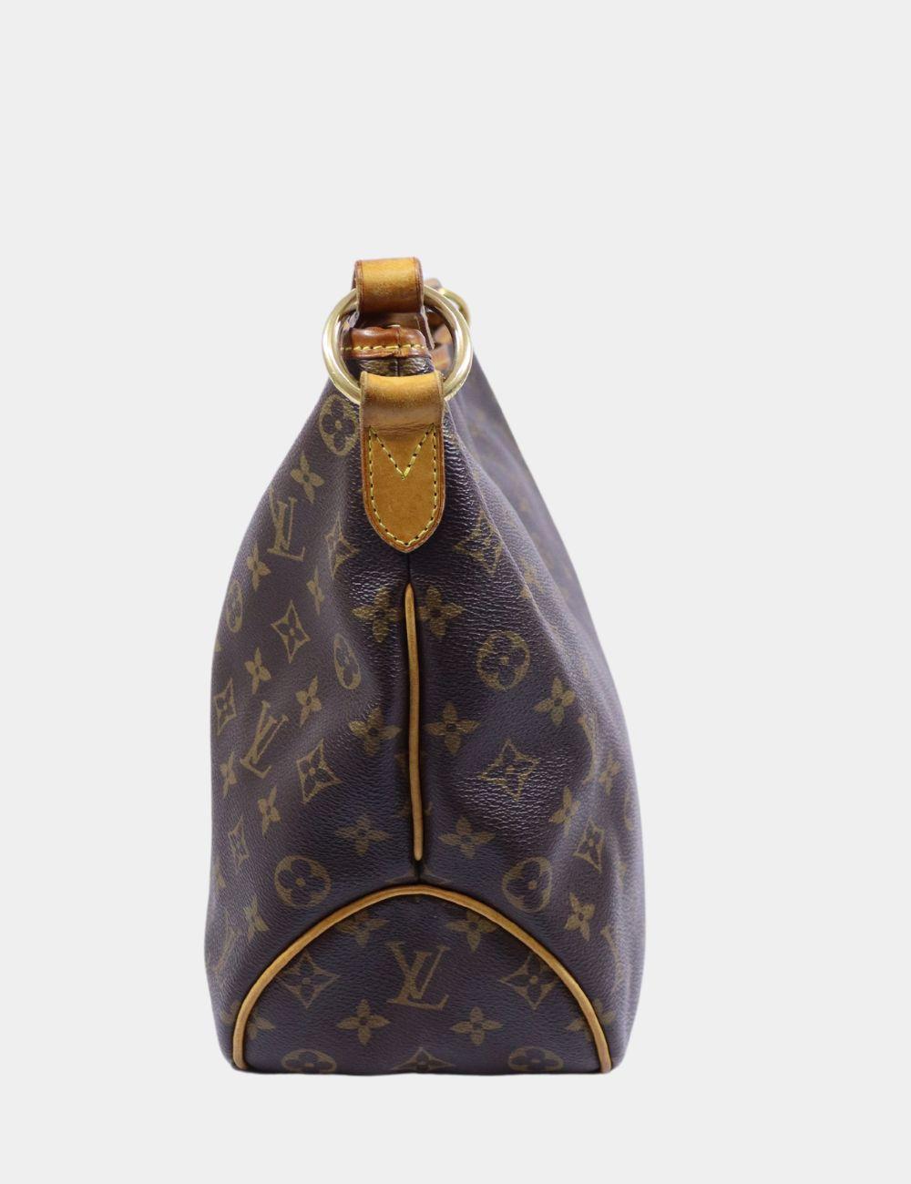 Louis Vuitton Delightful PM Bag, Features one leather shoulder strap, signature monogram canvas, and one interior slip pocket.

Material: Leather
Hardware: Gold
Height: 29cm
Width: 33cm
Depth: 13cm
Handle Drop: 18cm
Overall condition: Good
Interior