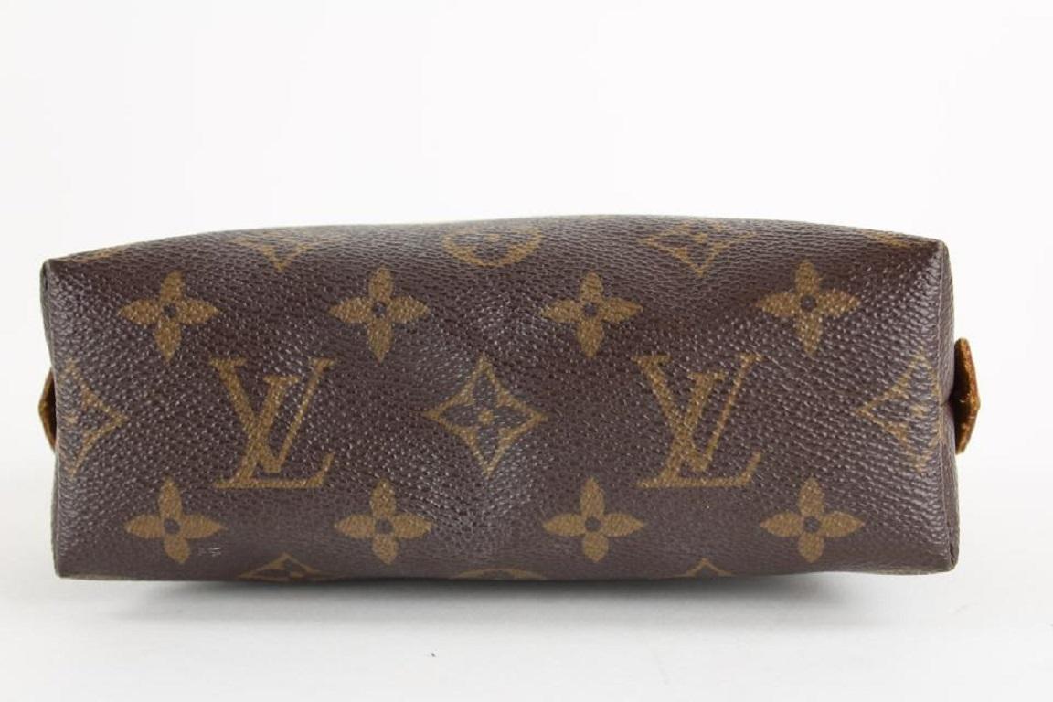 Louis Vuitton - Pochette à maquillage Demi Ronde avec monogramme, 3LVS1211 Bon état - En vente à Dix hills, NY