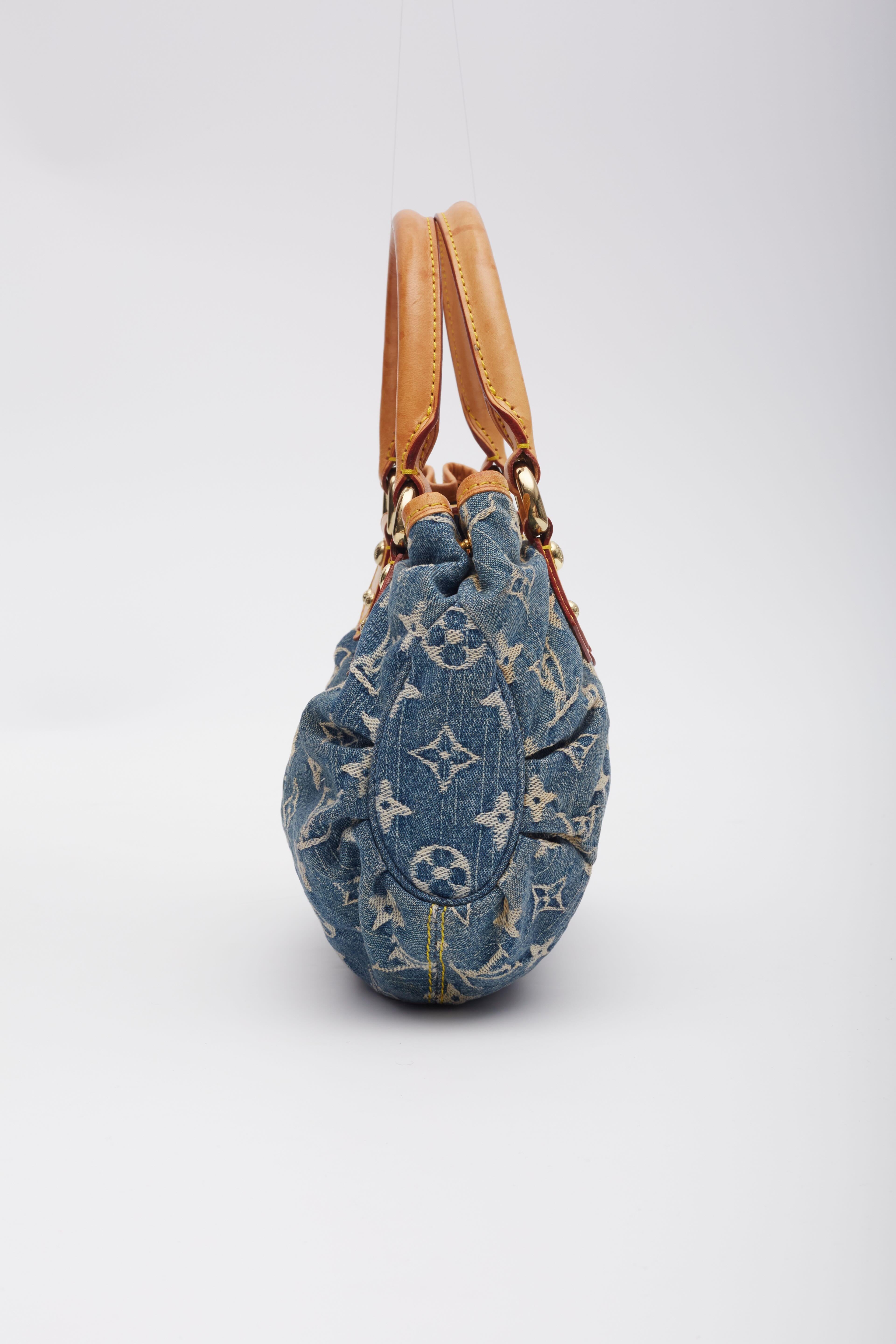 Mini Bolso Plisado Louis Vuitton Monograma Azul Denim en Bueno Estado en Montreal, Quebec