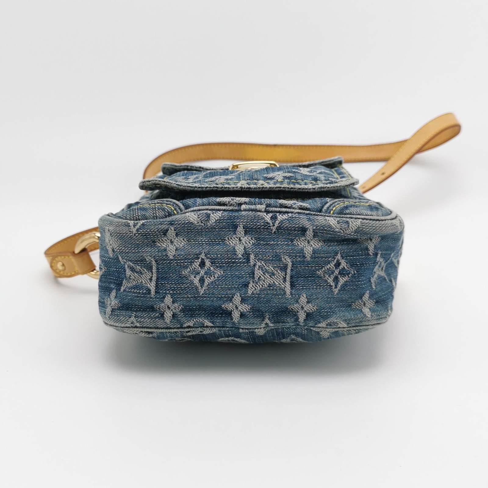 Women's or Men's Louis Vuitton Monogram Denim Camera Crossbody Bag Blue For Sale
