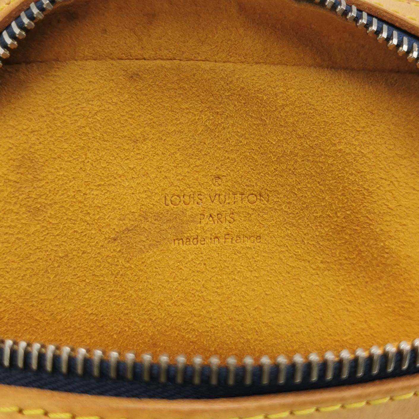 Louis Vuitton Monogrammierte Denim Kamera-Umhängetasche in Blau 3