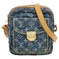 Louis Vuitton Monogrammierte Denim Kamera-Umhängetasche in Blau