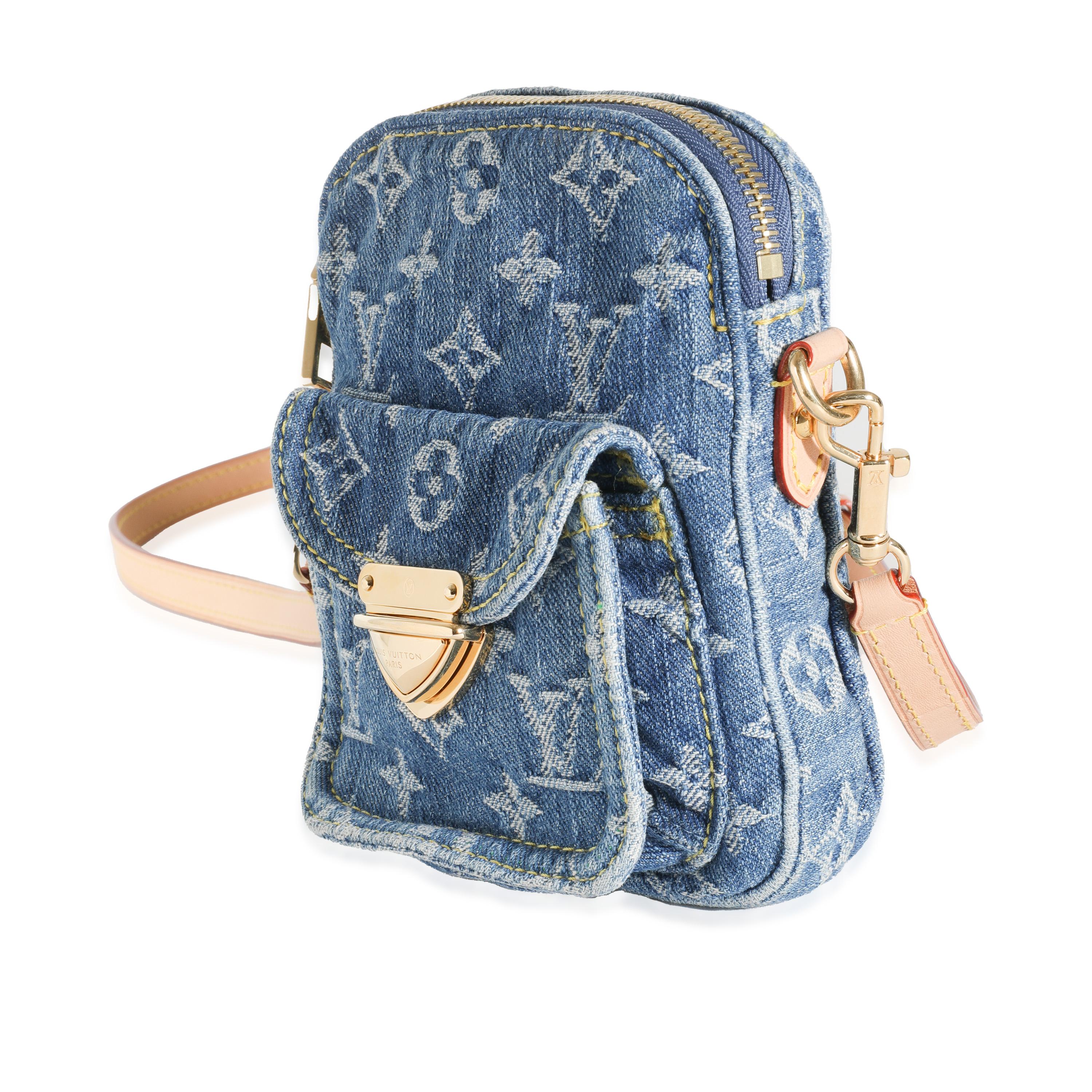 Louis Vuitton Monogram Denim Fairfax Pochette In Excellent Condition For Sale In New York, NY