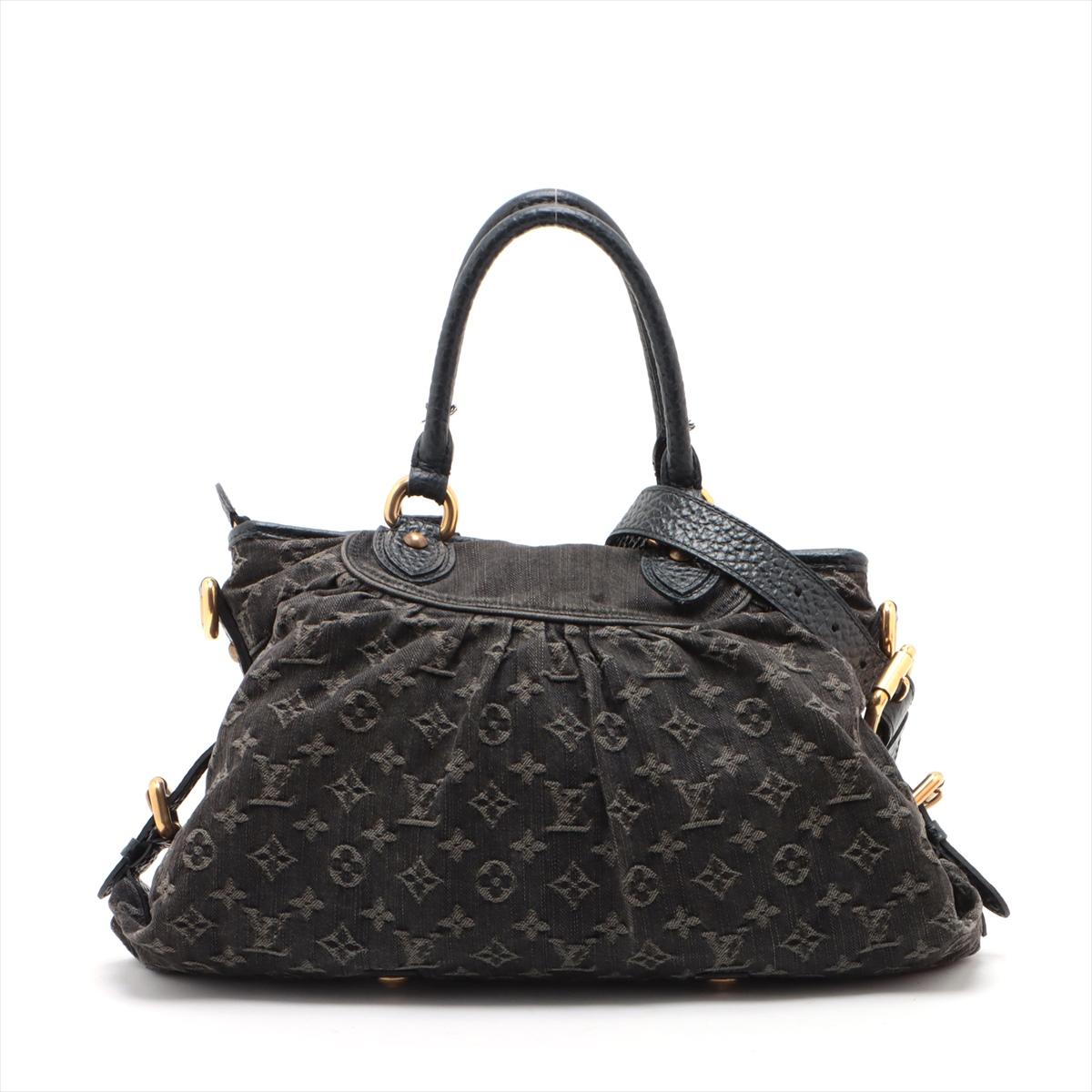 The Louis Vuitton Monogram Denim Neo Cabby MM in Black offers a contemporary take on the classic Cabby silhouette. Crafted from the iconic Monogram Denim canvas, the bag features a sleek black hue that adds a touch of sophistication to any outfit.