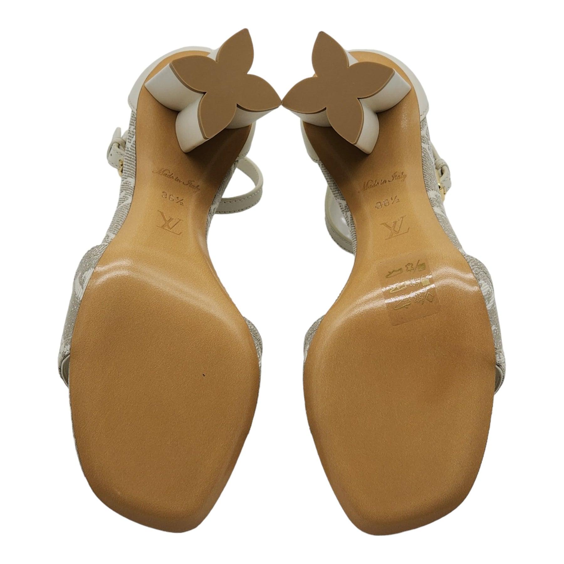 Louis Vuitton Monogram Denim Silhouette Sandals in Ivory In Excellent Condition For Sale In Los Angeles, CA