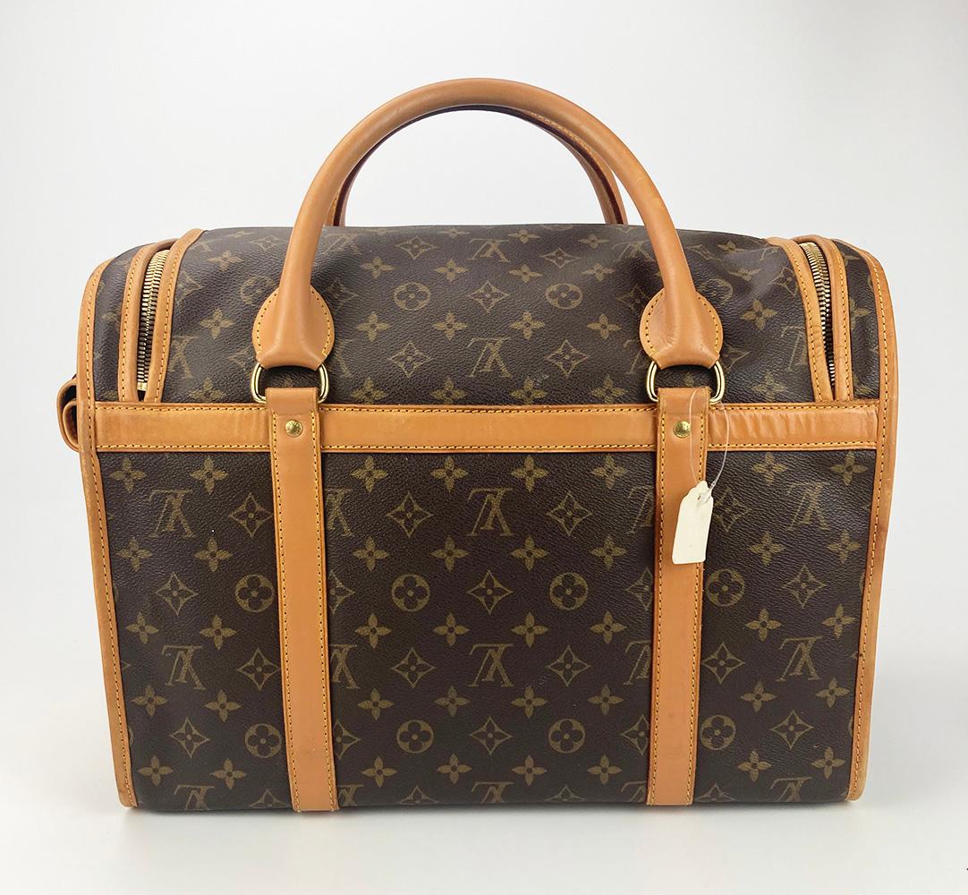 Louis Vuitton Monogram Dog Carrier 40 In Good Condition For Sale In Philadelphia, PA