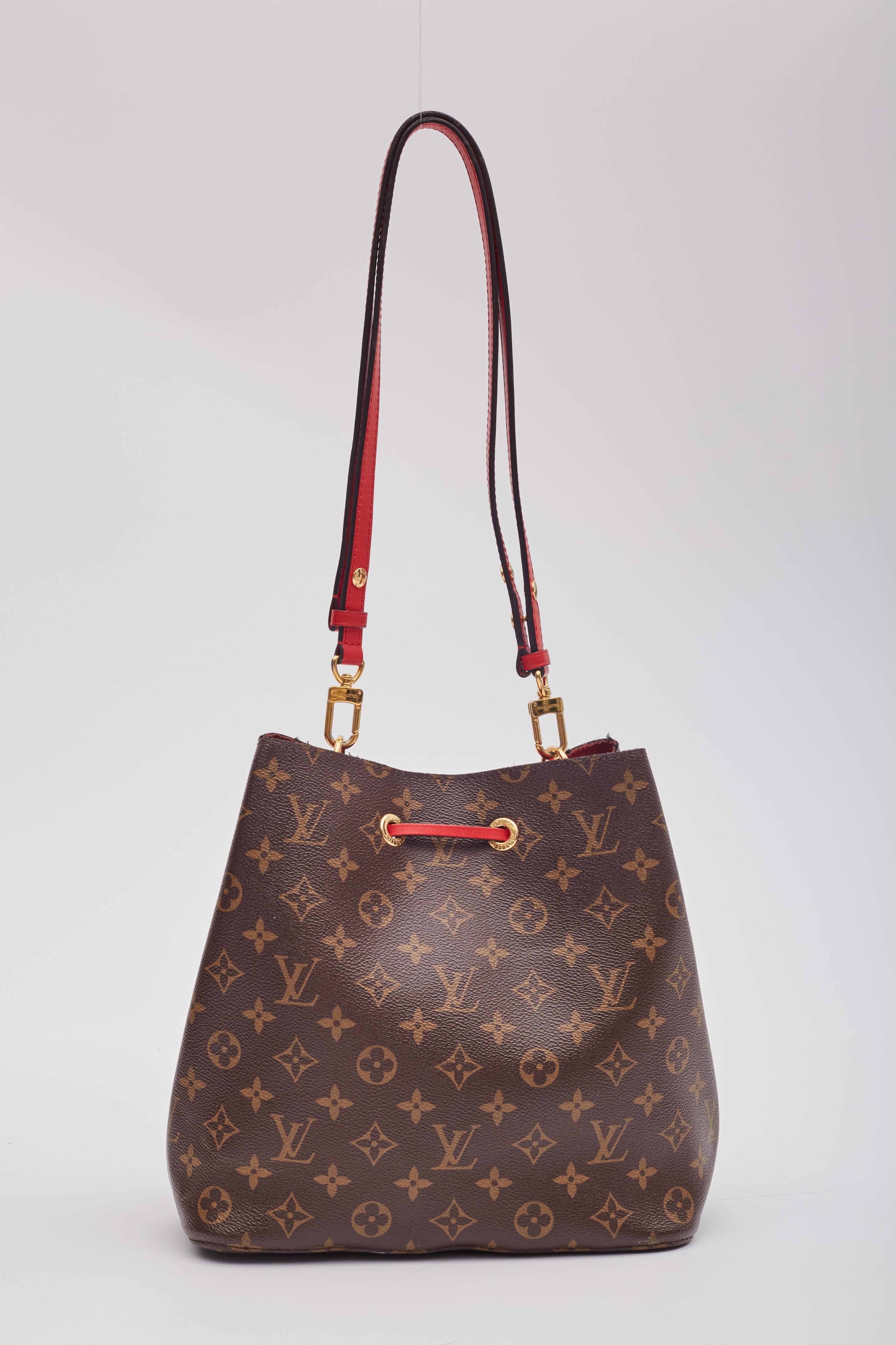 Bolso Louis Vuitton Monogram Drawstring Neonoe Mm Rojo 2
