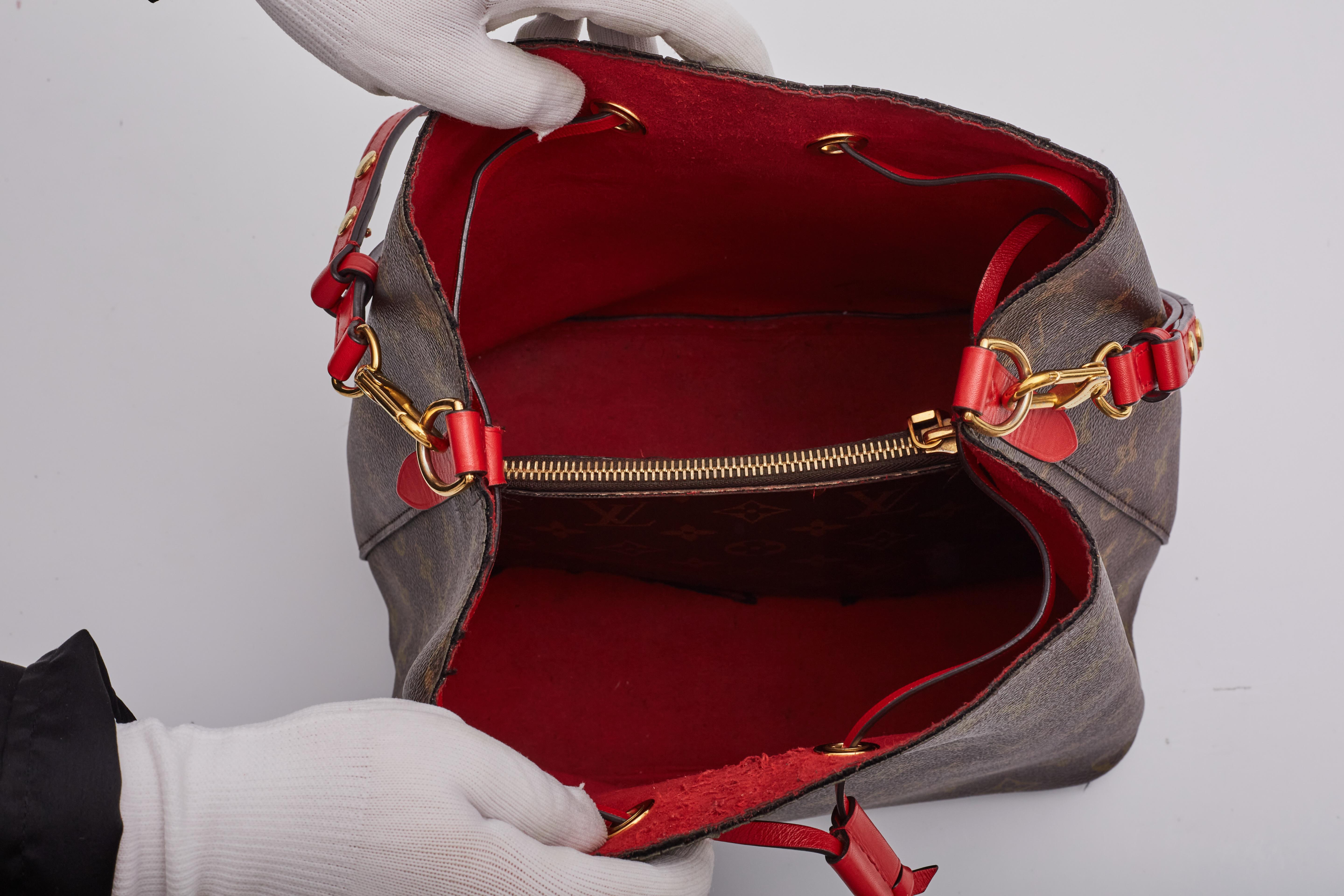 Bolso Louis Vuitton Monogram Drawstring Neonoe Mm Rojo 5
