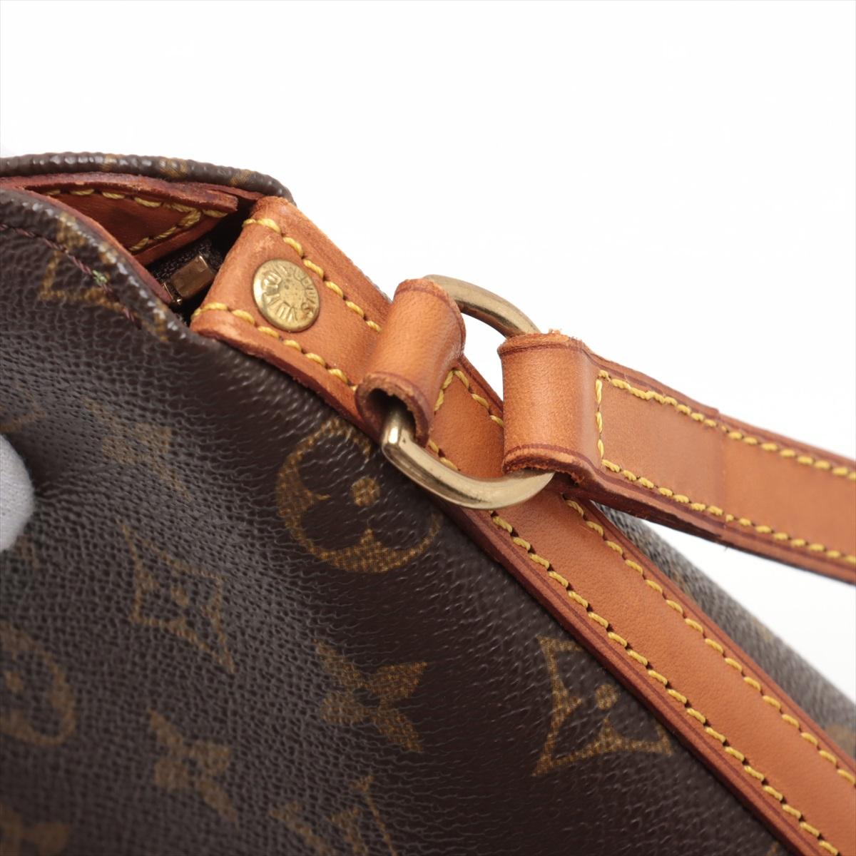 Louis Vuitton - Sac à bandoulière Drouot avec monogramme en vente 6