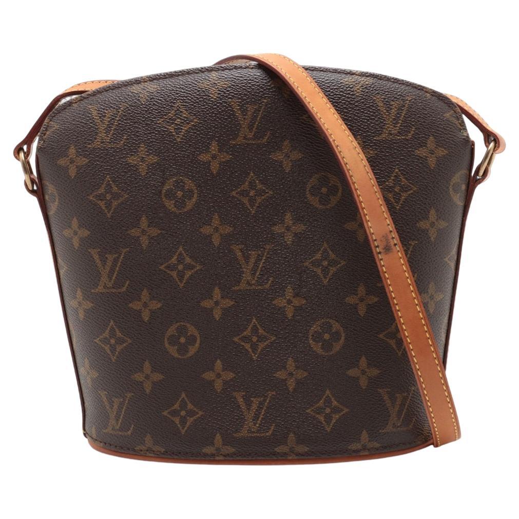 Louis Vuitton - Sac à bandoulière Drouot avec monogramme en vente