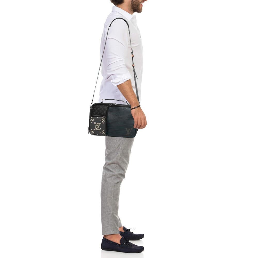 Louis Vuitton Monogram Eclipse Canvas and Leather Multipocket Messenger Bag In New Condition In Dubai, Al Qouz 2