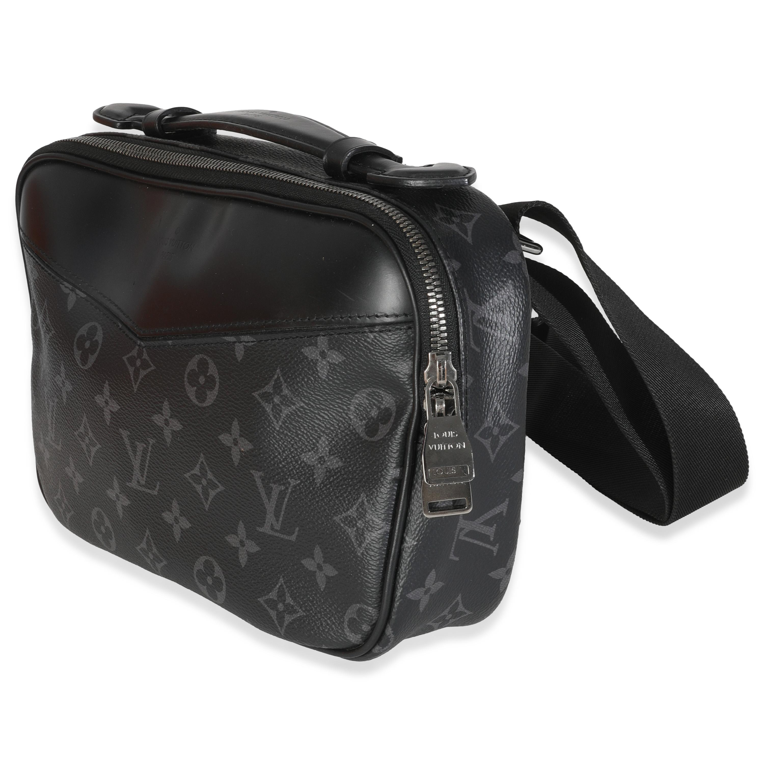 Louis Vuitton Monogram Eclipse Canvas Bumbag Explorer In Good Condition For Sale In New York, NY