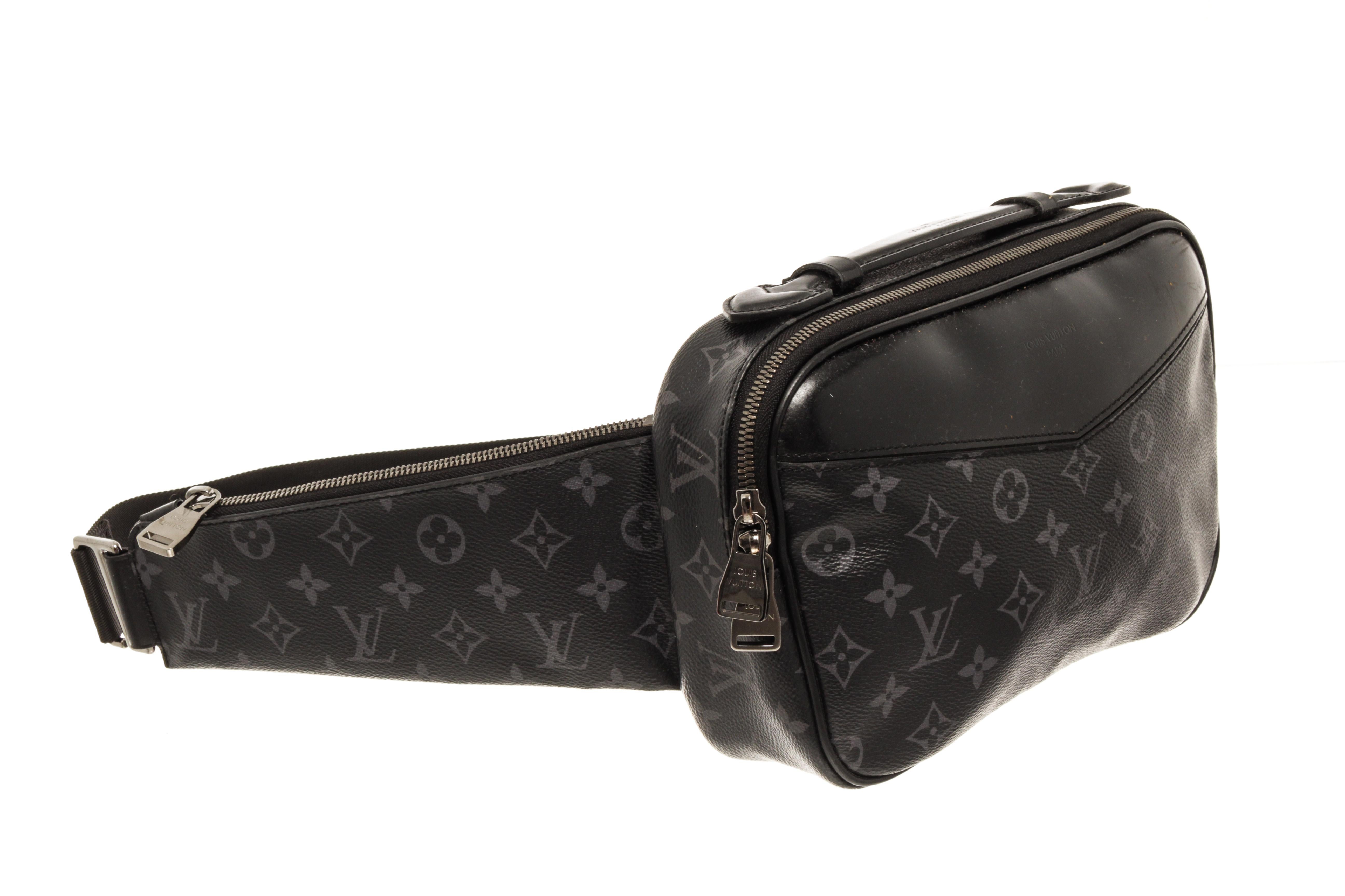 Louis Vuitton Monogram Eclipse Canvas Bumbag In Good Condition For Sale In Irvine, CA