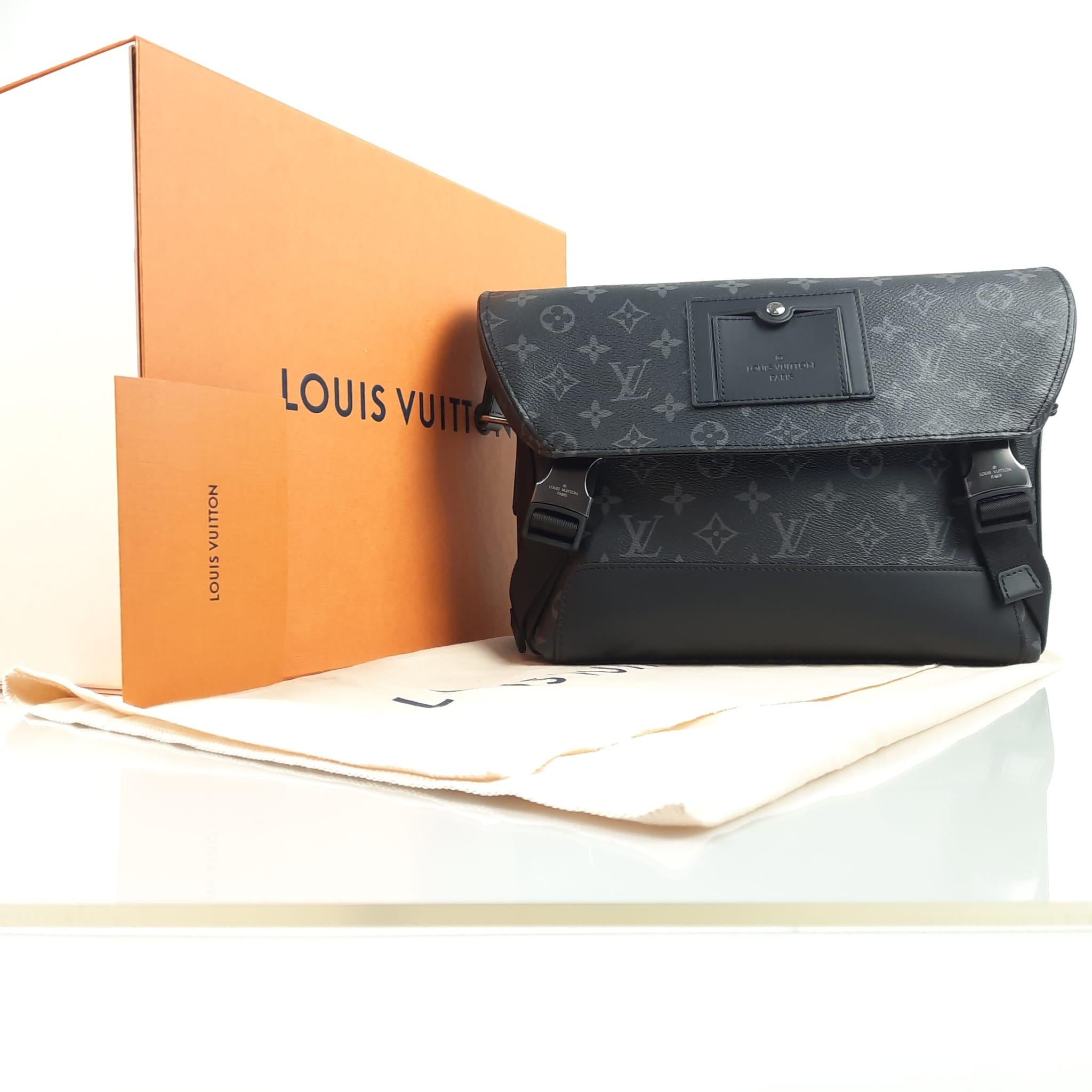Louis Vuitton Monogram Eclipse Canvas Messenger PM Voyager In New Condition In Nicosia, CY