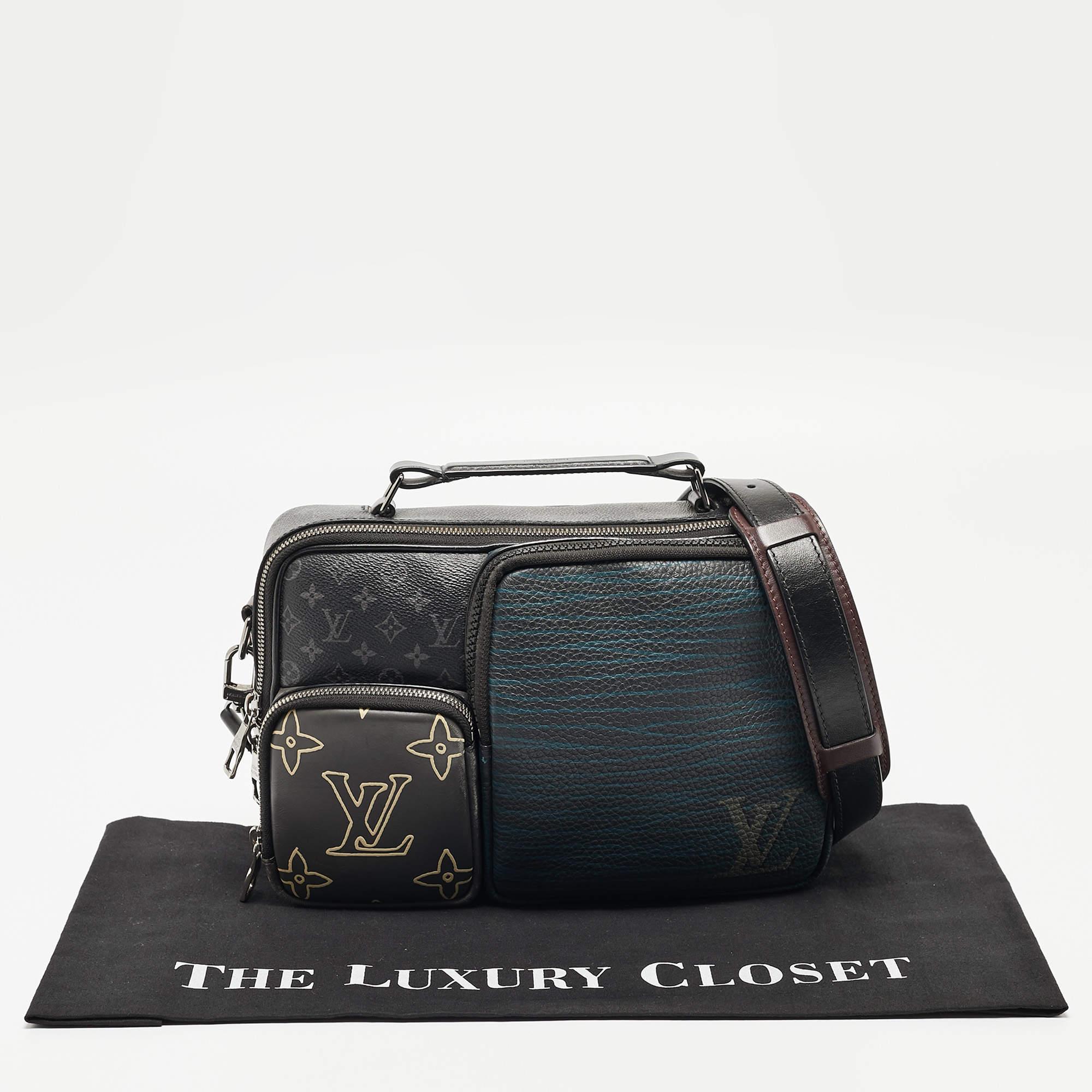 Sac messager patchwork multipoches en toile Monogram Eclipse Louis Vuitton en vente 8