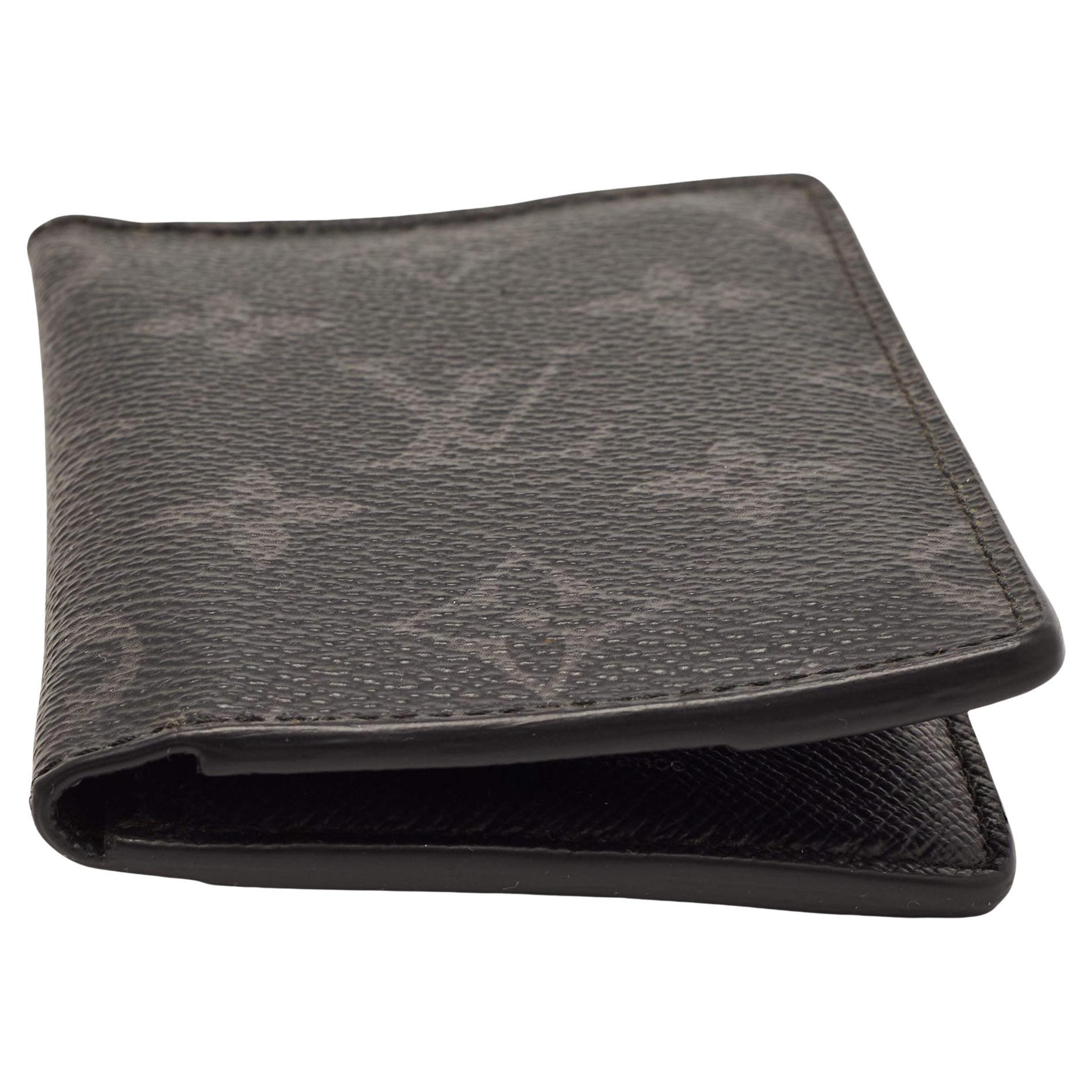 This classy LV wallet for men brings along a touch of luxury and immense style. It comes perfectly crafted to neatly carry your cards and cash.

Includes: Original Dustbag, Original Box

