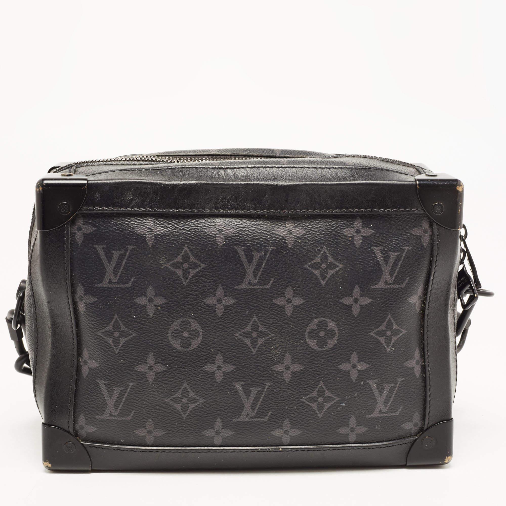 This LV Soft Trunk bag is an accessory you would go to season after season. It has been crafted using the best kind of materials to be appealing as well as durable. It's a worthy investment.

Includes: Detachable Strap
