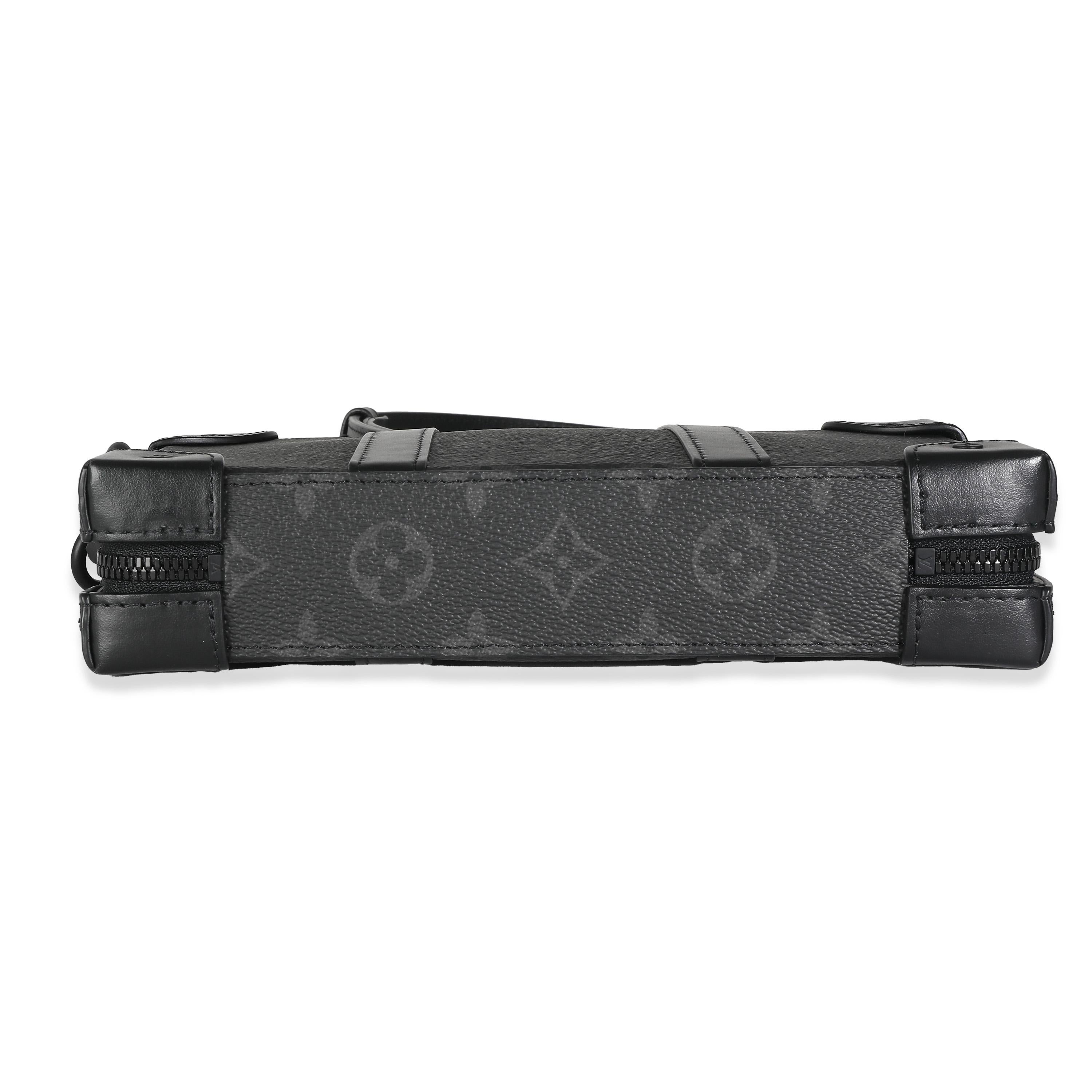 da uomo o donna Portafoglio The Eclipse Soft Trunk di Louis Vuitton in tela Monogram in vendita