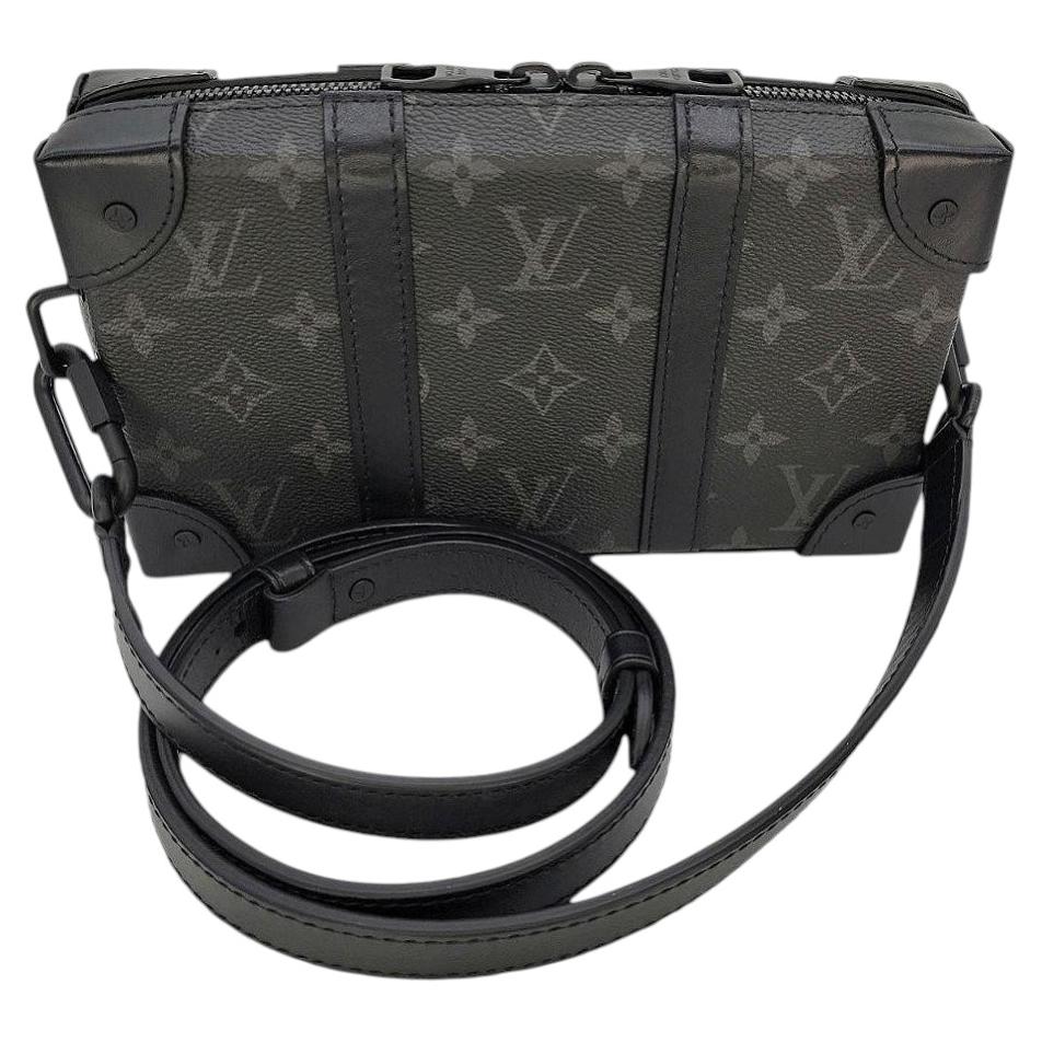 Soft Trunk Geldbörse von Louis Vuitton mit Monogramm Eclipse aus Segeltuch