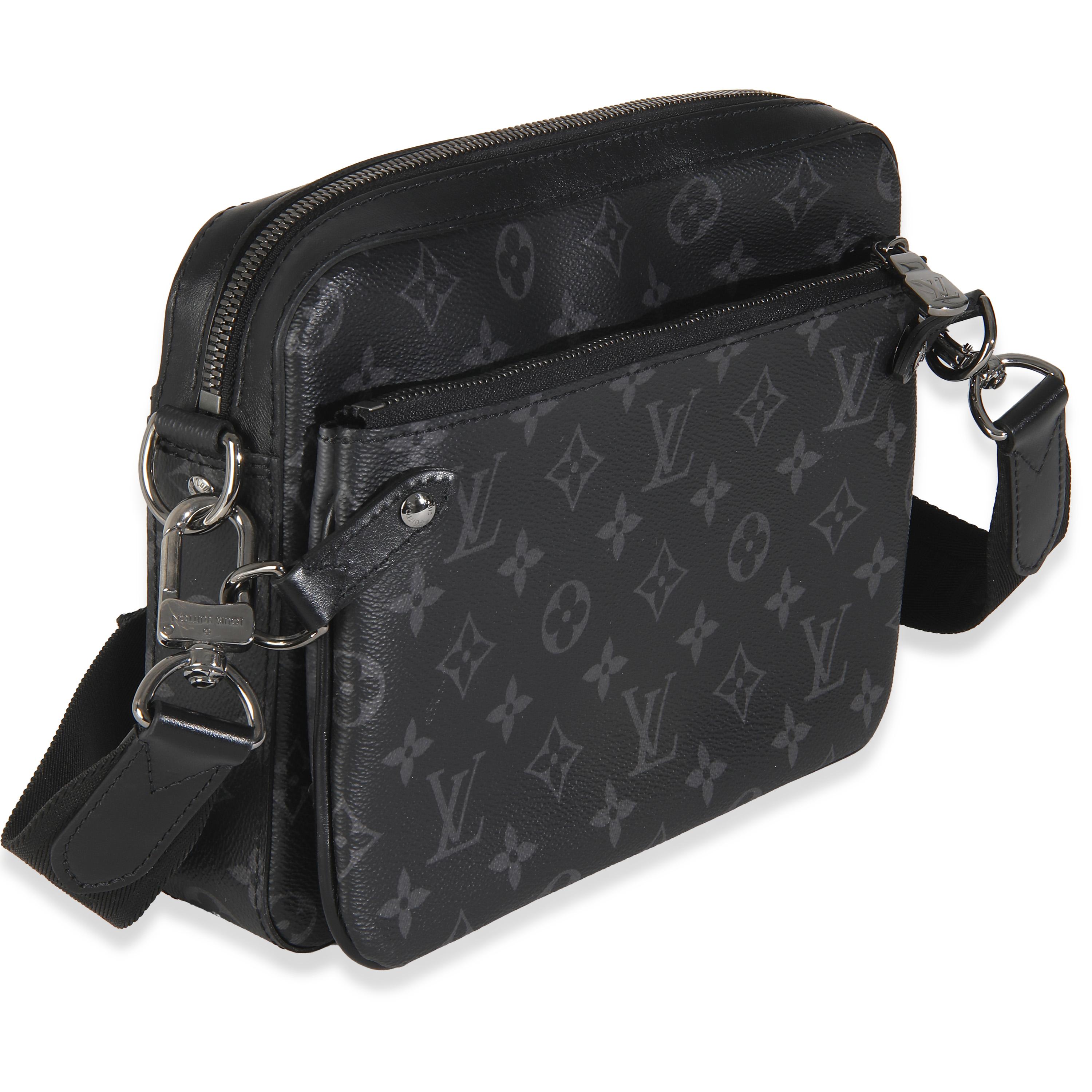 Louis Vuitton Monogram Eclipse Canvas Trio Messenger In Excellent Condition For Sale In New York, NY