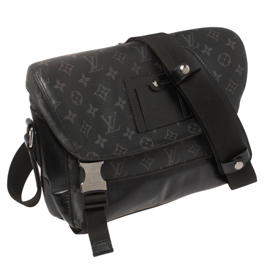 Louis Vuitton Monogram Eclipse Canvas Voyager Messenger PM Bag In Good Condition In Dubai, Al Qouz 2