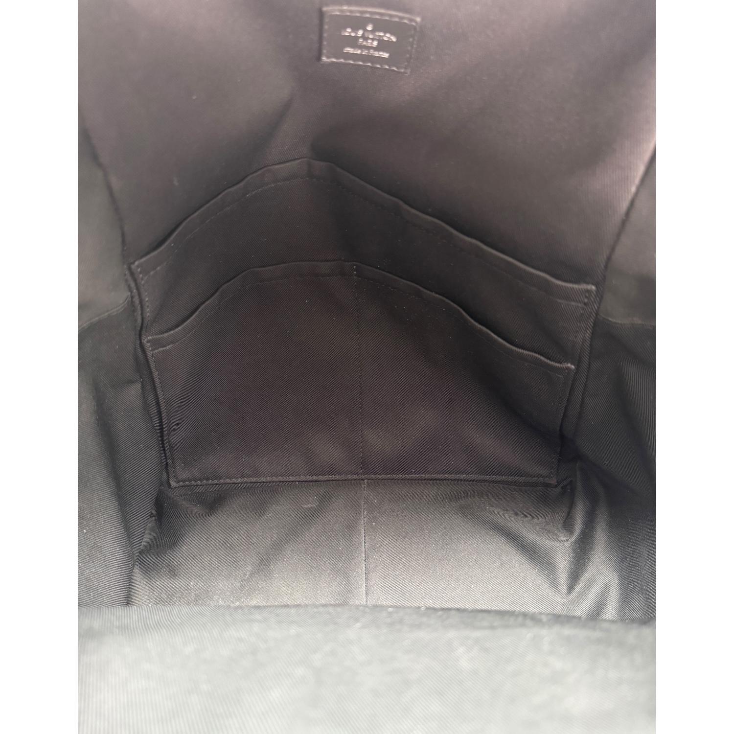 Louis Vuitton - Sac à dos Eclipse Discovery PM avec monogramme Unisexe en vente
