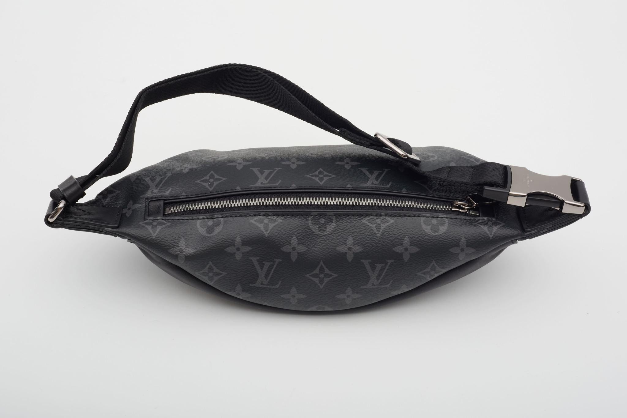 Louis Vuitton Monogram Eclipse Discovery Bumbag PM For Sale 5