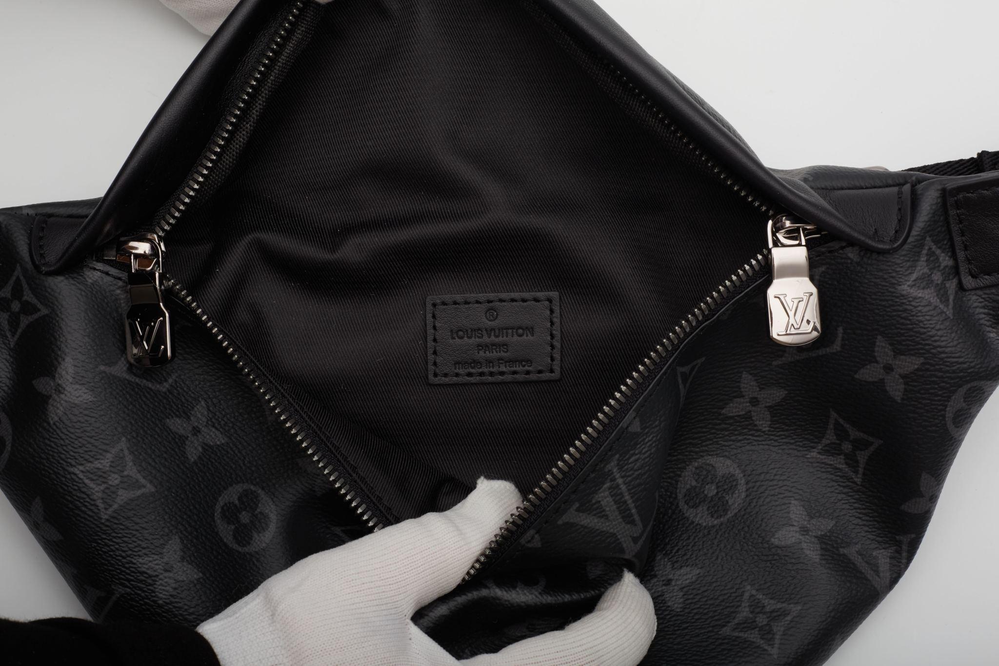 Louis Vuitton Monogram Eclipse Discovery Bumbag PM For Sale 4