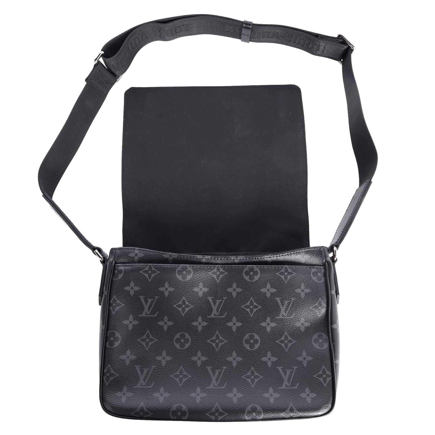 LOUIS VUITTON Monograma Eclipse Distrito PM Negro en venta 4