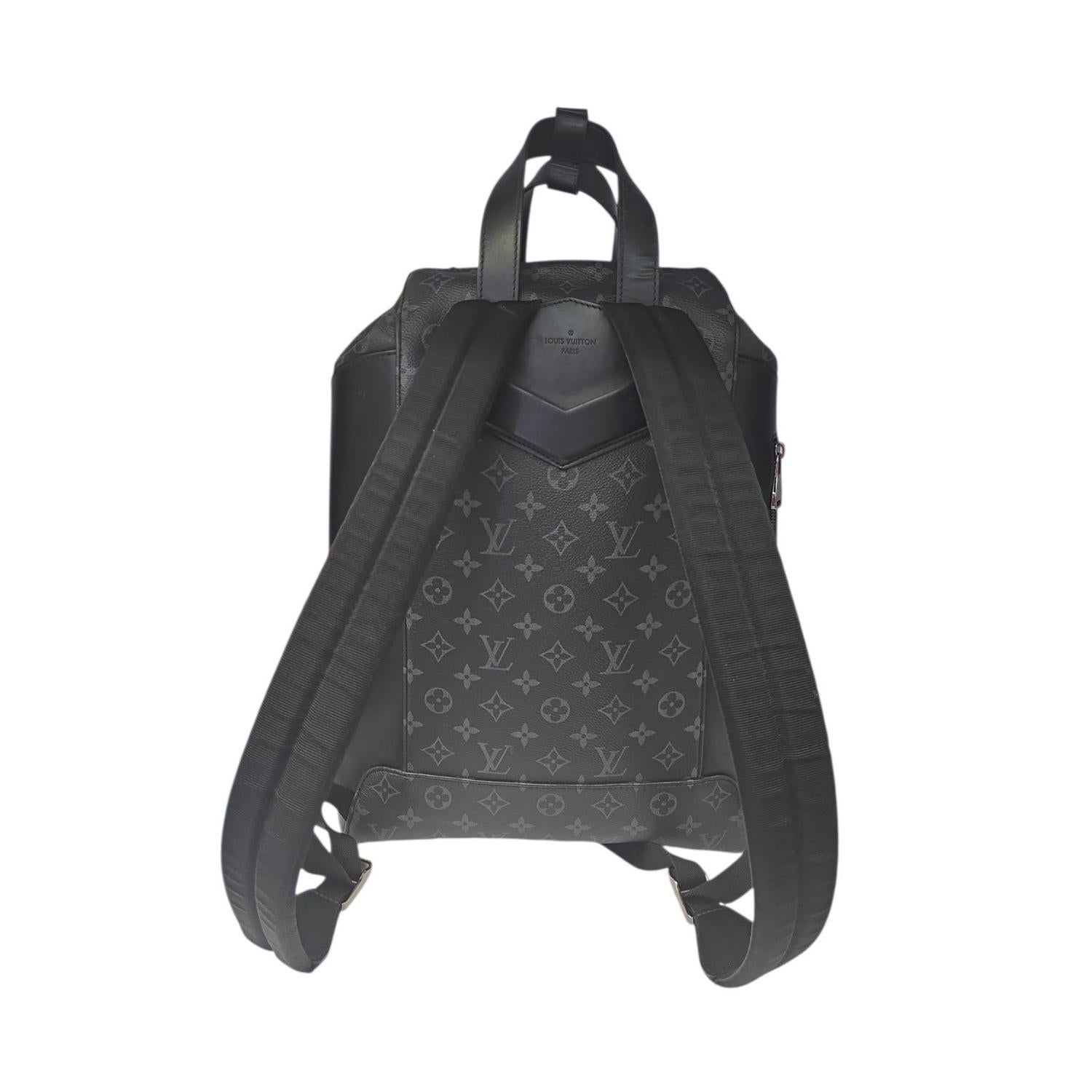 Grigio Louis Vuitton Monogram Eclipse Explorer Backpack in vendita