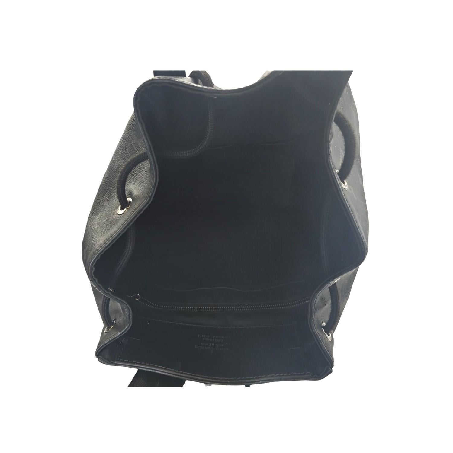 Louis Vuitton Monogram Eclipse Explorer Backpack in vendita 1