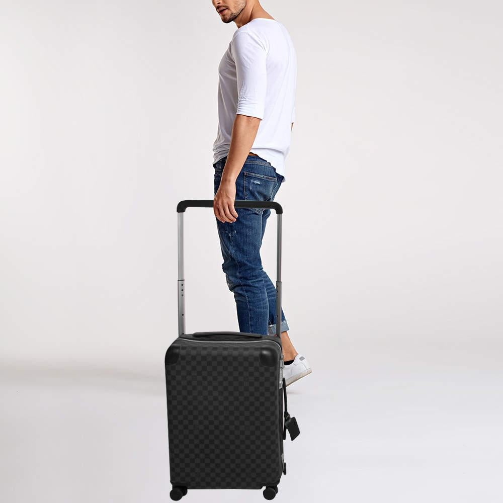 Louis Vuitton Monogram Eclipse Horizon 55 Suitcase In Excellent Condition In Dubai, Al Qouz 2