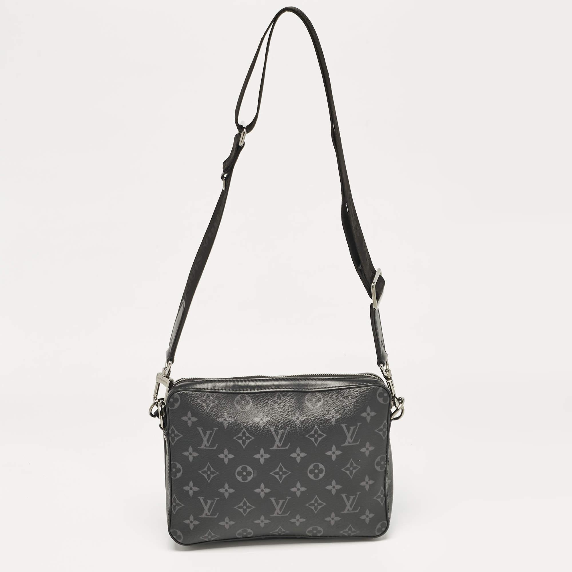 Louis Vuitton Monogram Eclipse Reverse Canvas Trio Messenger Bag In Excellent Condition In Dubai, Al Qouz 2