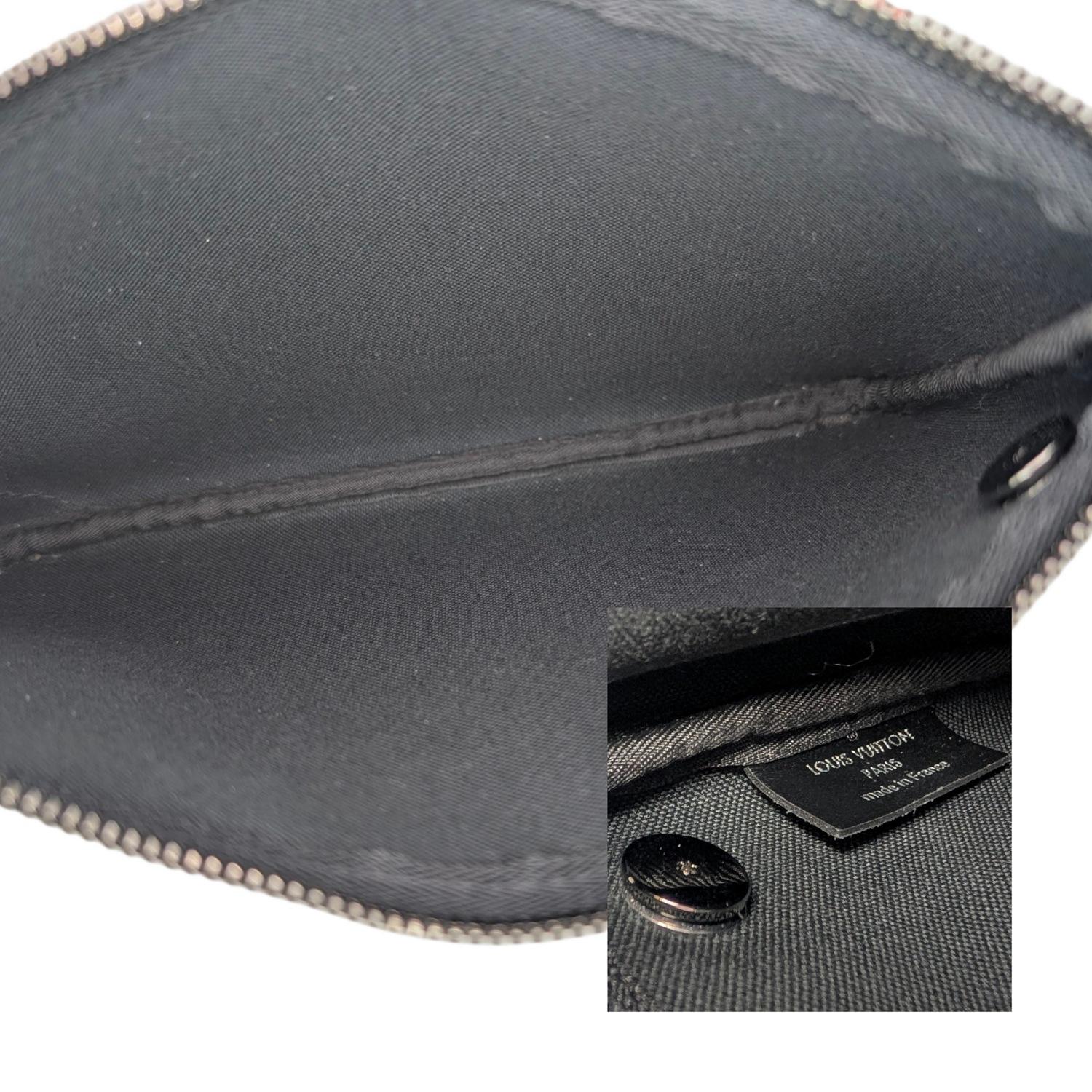 Louis Vuitton Monogram Eclipse Reverse Trio Zipped Pouch Crossbody in vendita 1