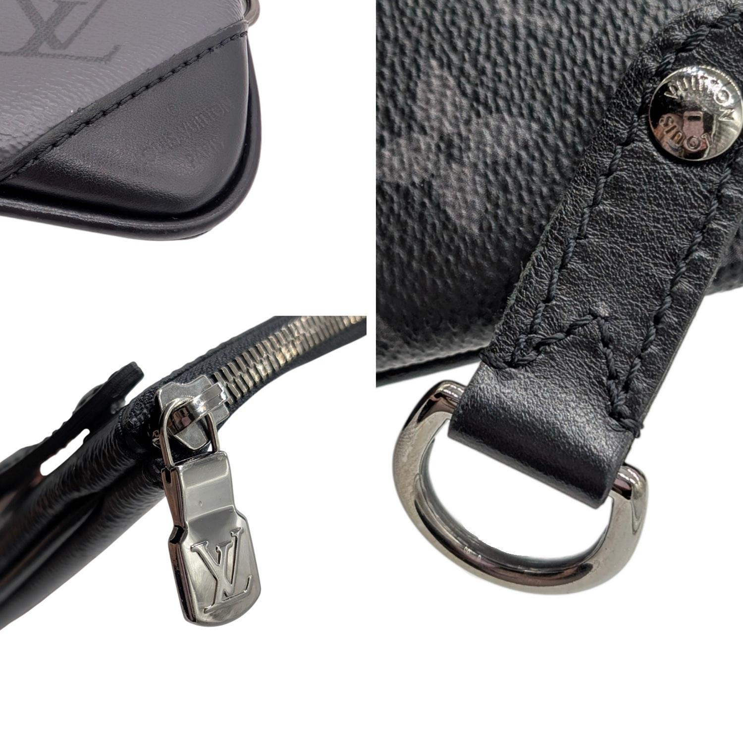 Louis Vuitton Monogram Eclipse Reverse Trio Zipped Pouch Crossbody in vendita 3