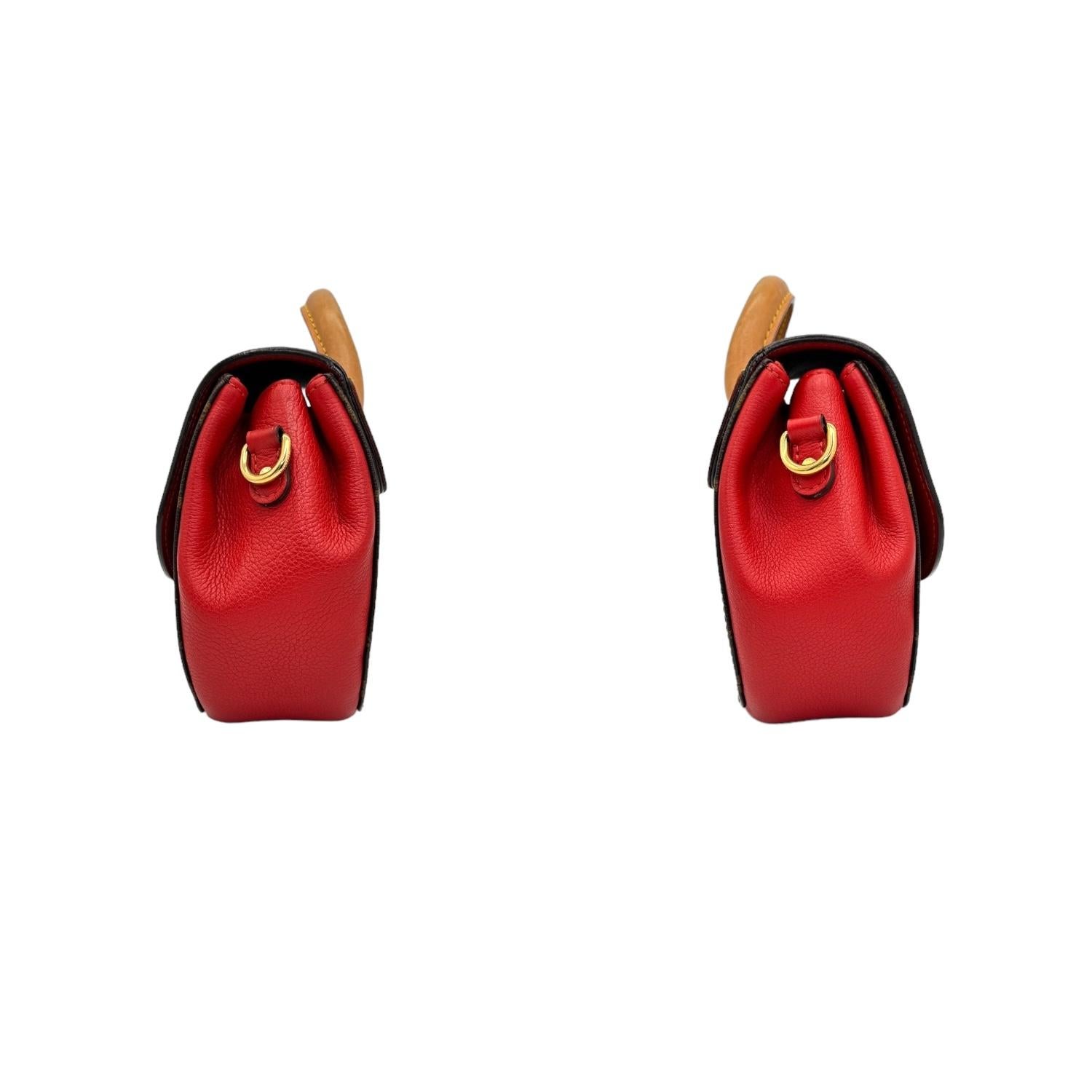Sac à bandoulière Eden MM rouge avec monogramme Louis Vuitton Pour femmes en vente