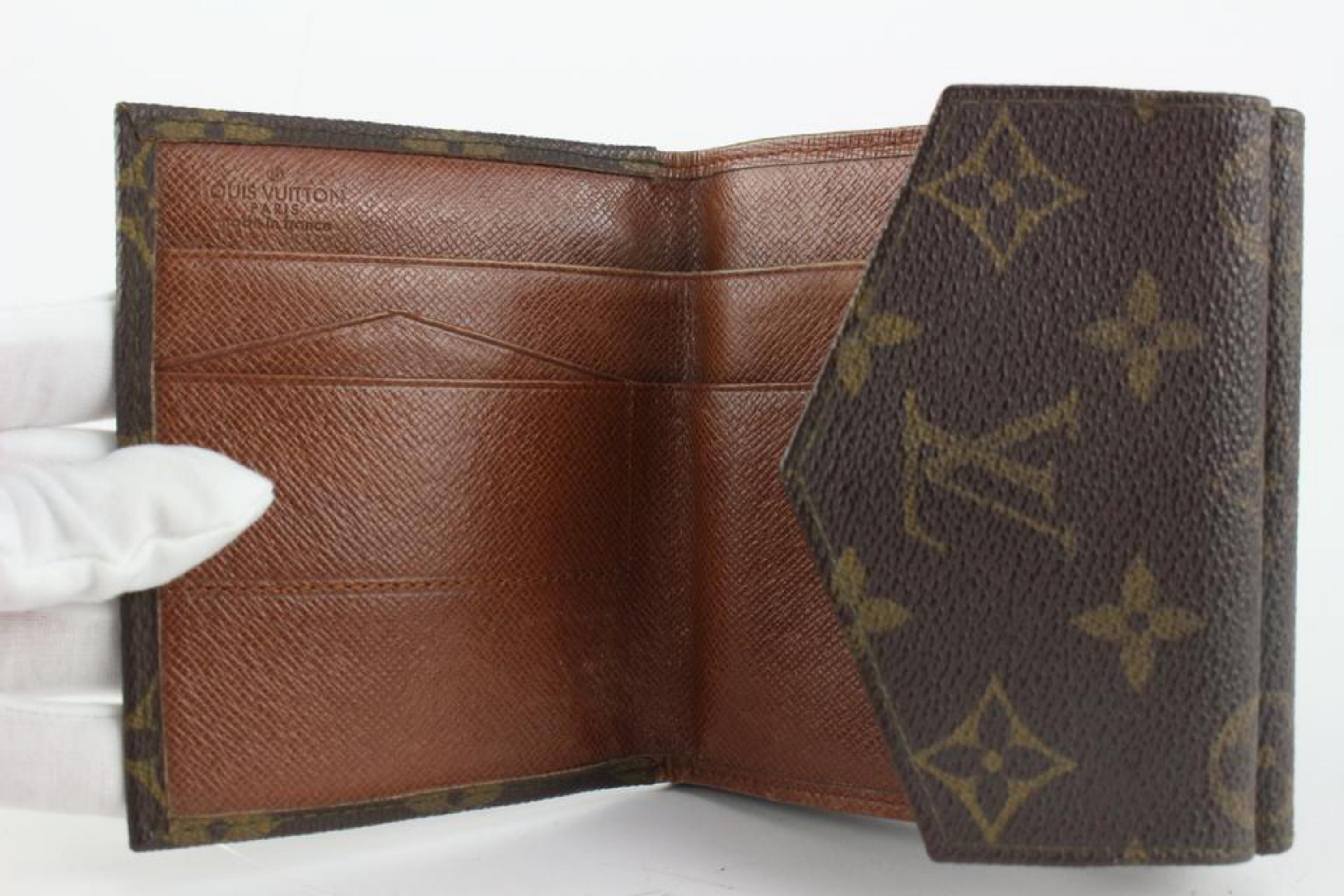 Louis Vuitton Monogram Elise Compact Wallet 0LV118 In Good Condition In Dix hills, NY