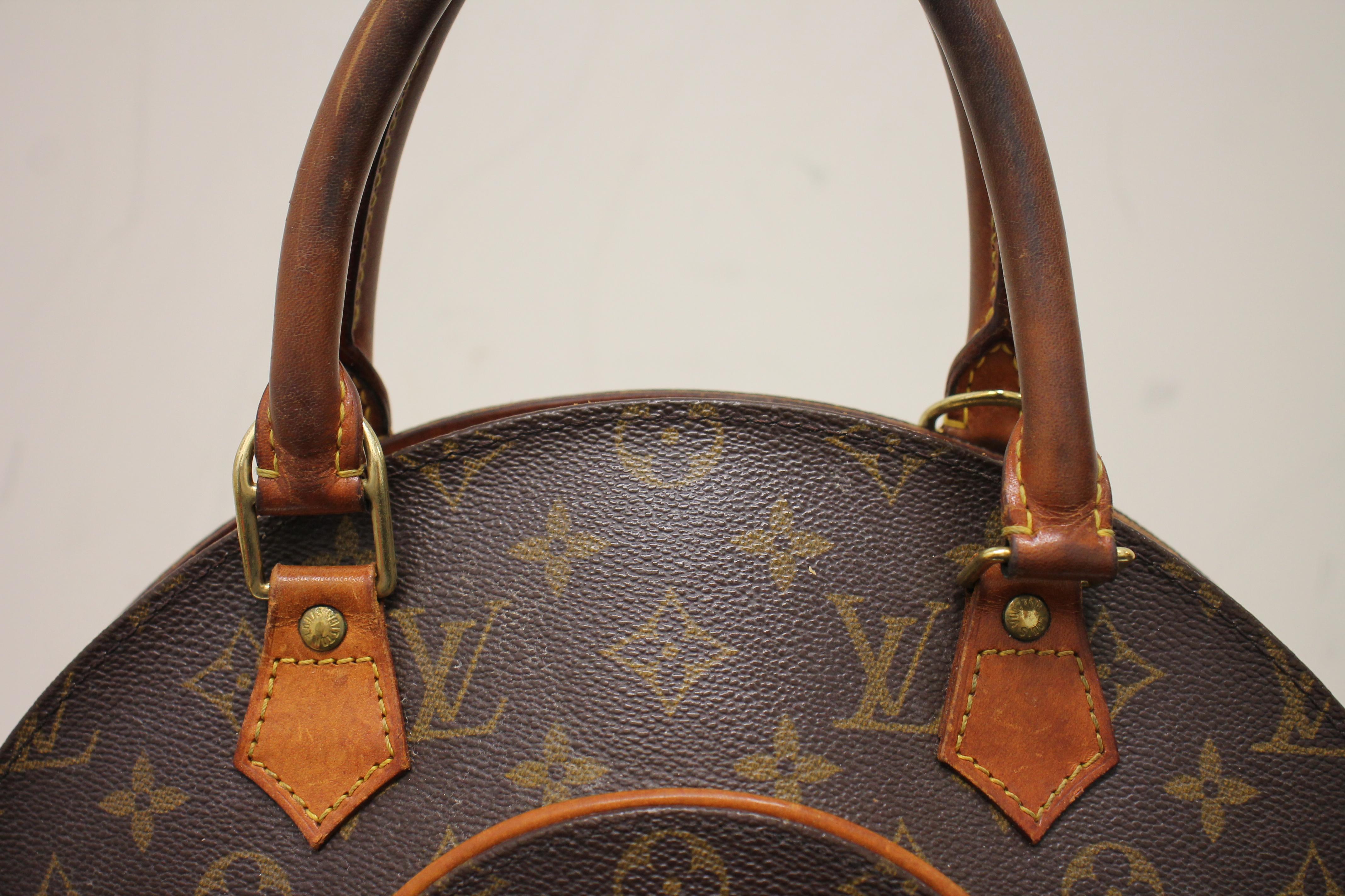 Louis Vuitton Monogram Ellipse PM In Good Condition For Sale In Roslyn, NY