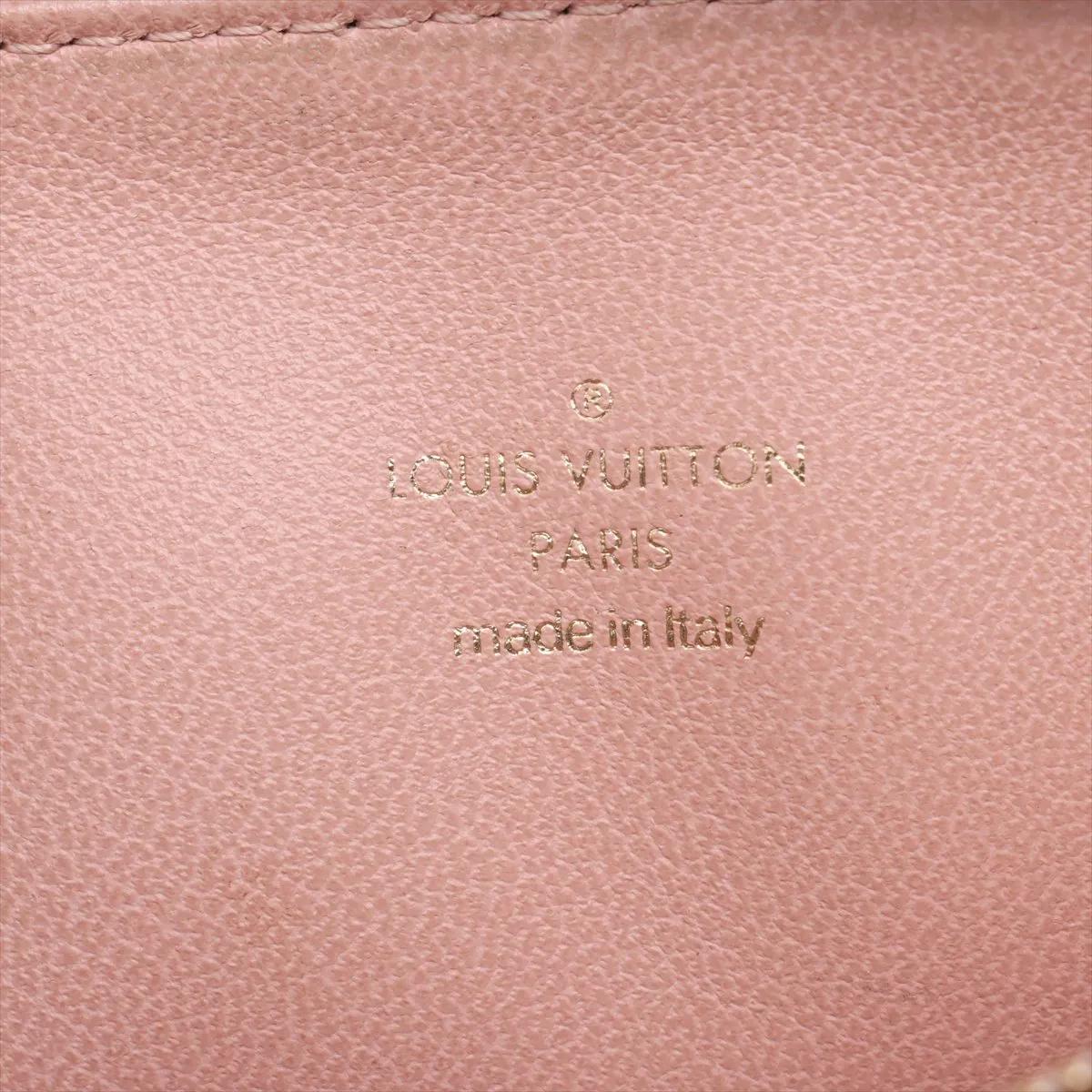 Louis Vuitton Monogram Embossed Coussin PM Nero in vendita 7