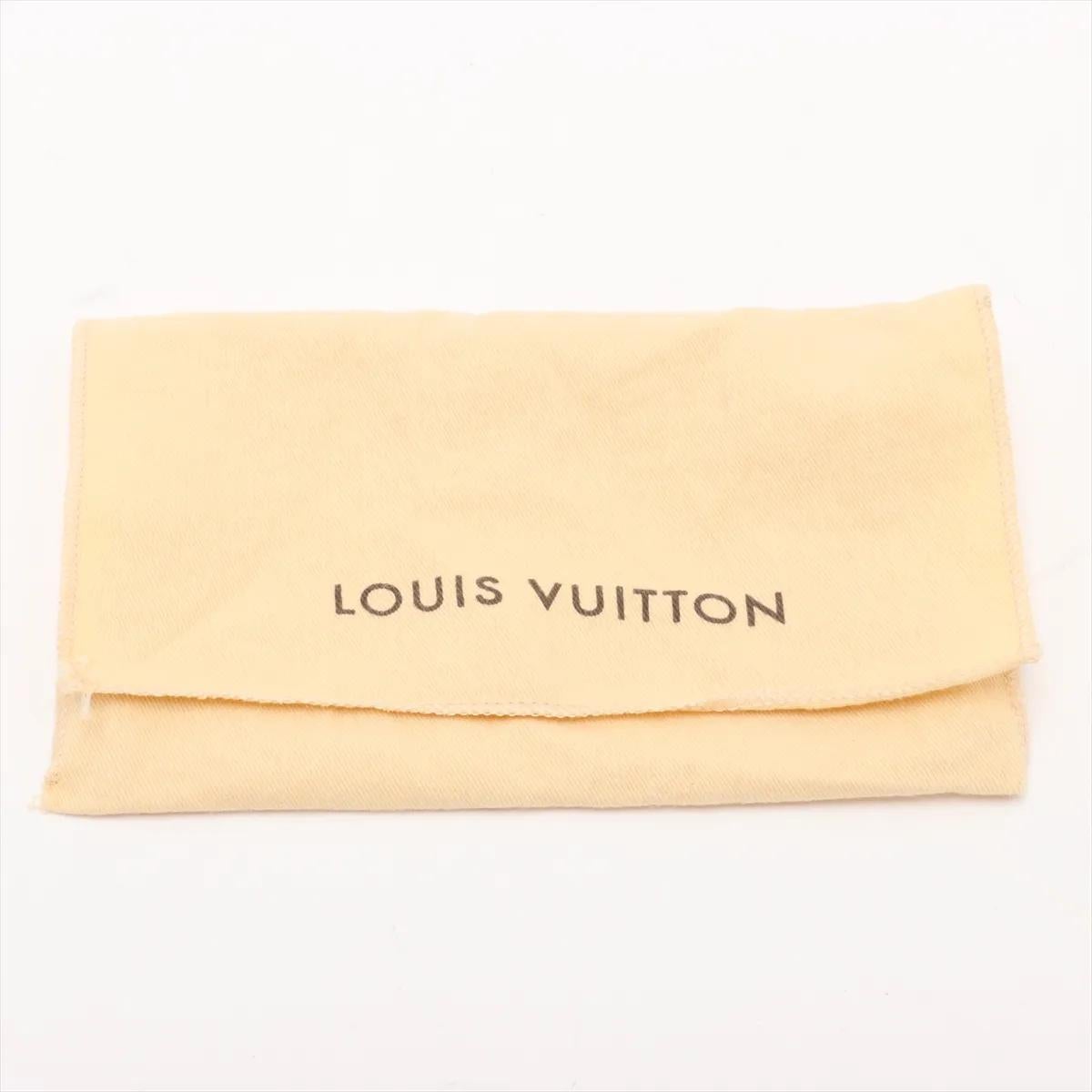 Louis Vuitton Monogram Embossed Coussin PM Nero in vendita 11
