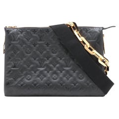 Louis Vuitton Monogramm geprägte Coussin PM Schwarz
