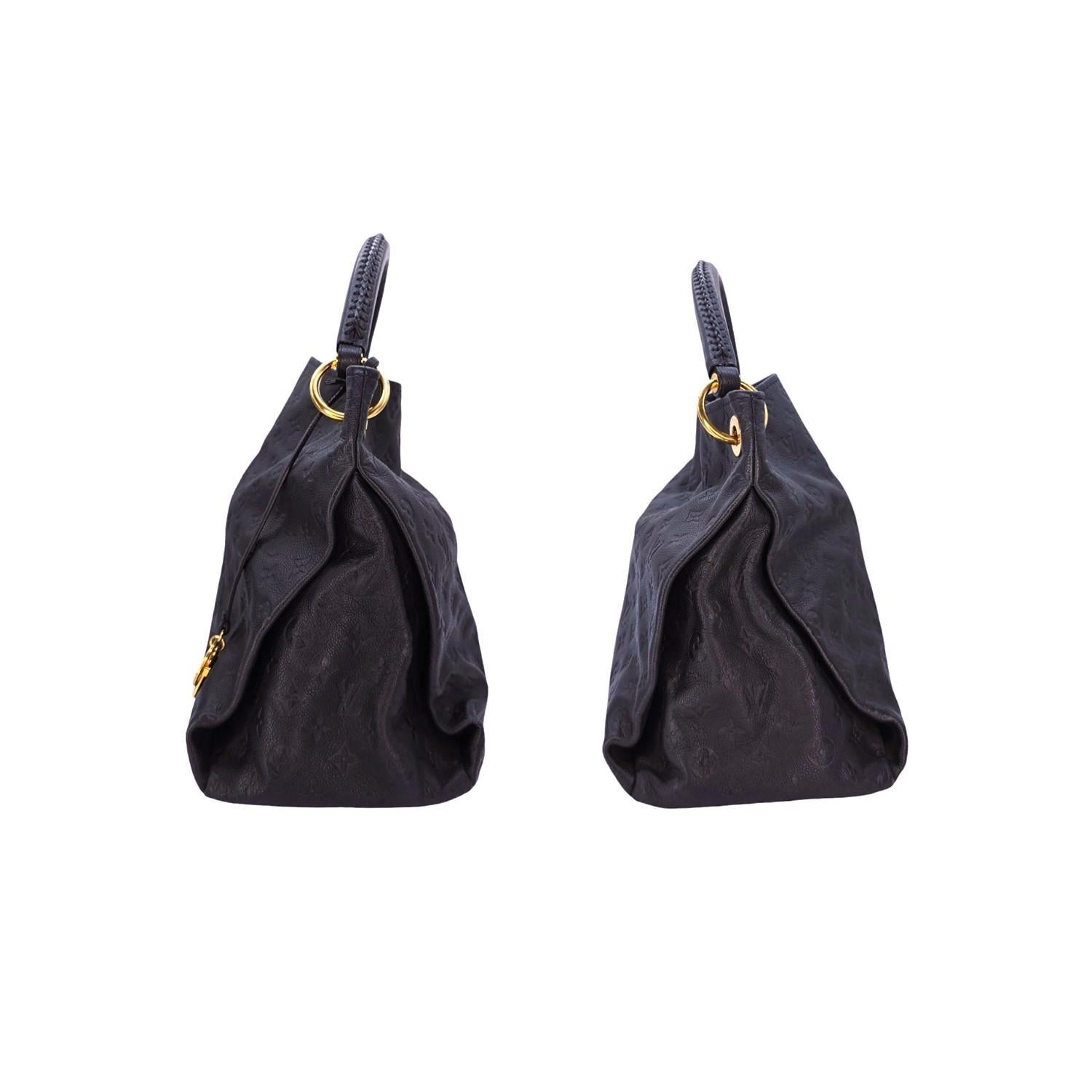 Louis Vuitton Monogram Empreinte Blue Artsy MM Hobo In Good Condition For Sale In Scottsdale, AZ